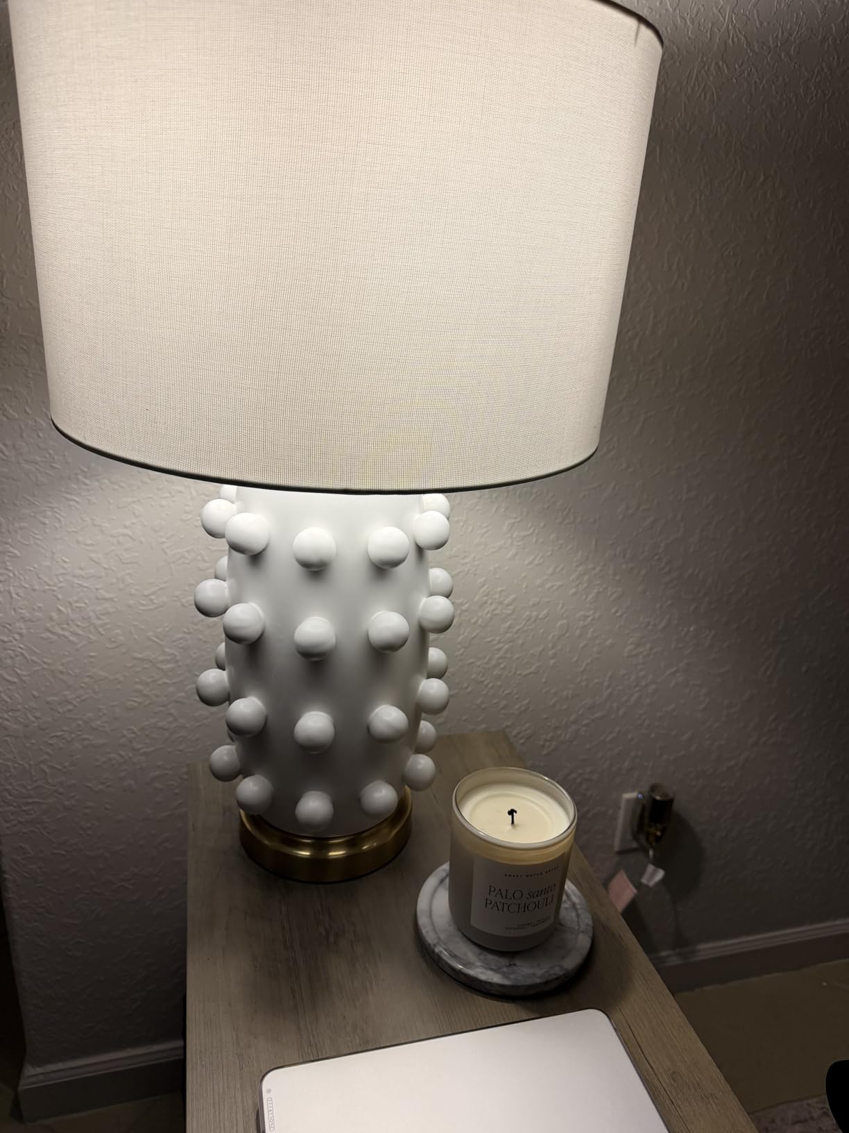 Henn&Hart 25.5'' Modern 1-Light Ceramic Table Lamp with Spherical Orbs on Lamp Body with White Fabric Drum Shade for Living Room, Bedroom, or Office, Matte White customer photo 1