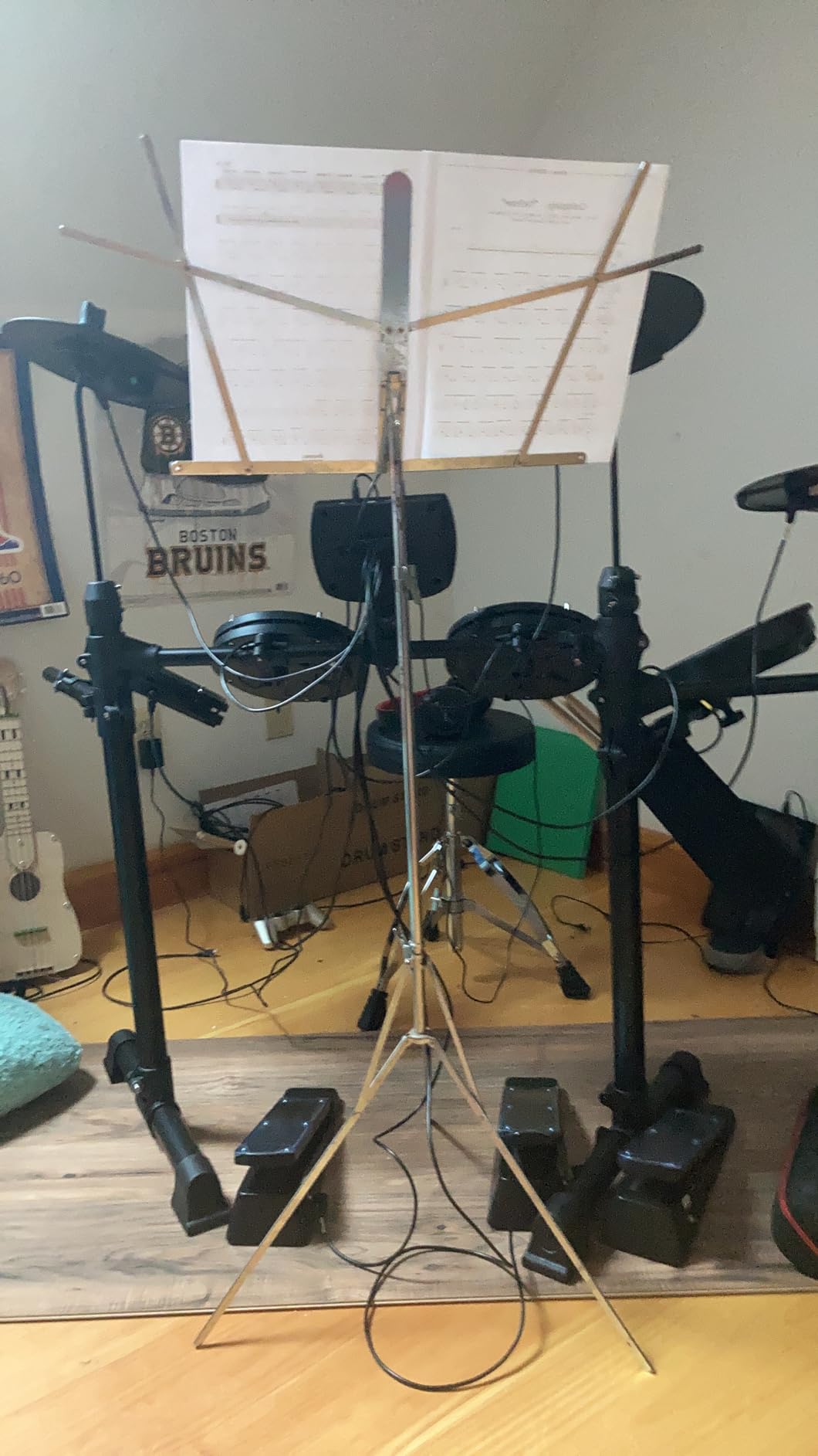 Fesley FED150 Electric Drum Set: Dual Zone Snare Drum, 2 Cymbals w/Choke, 200 Sounds, 4 Quiet Mesh Drum Pads, Electronic Drum Set for Beginner, Bluetooth, MIDI, Throne, Headphone, Drum Sticks customer photo 1