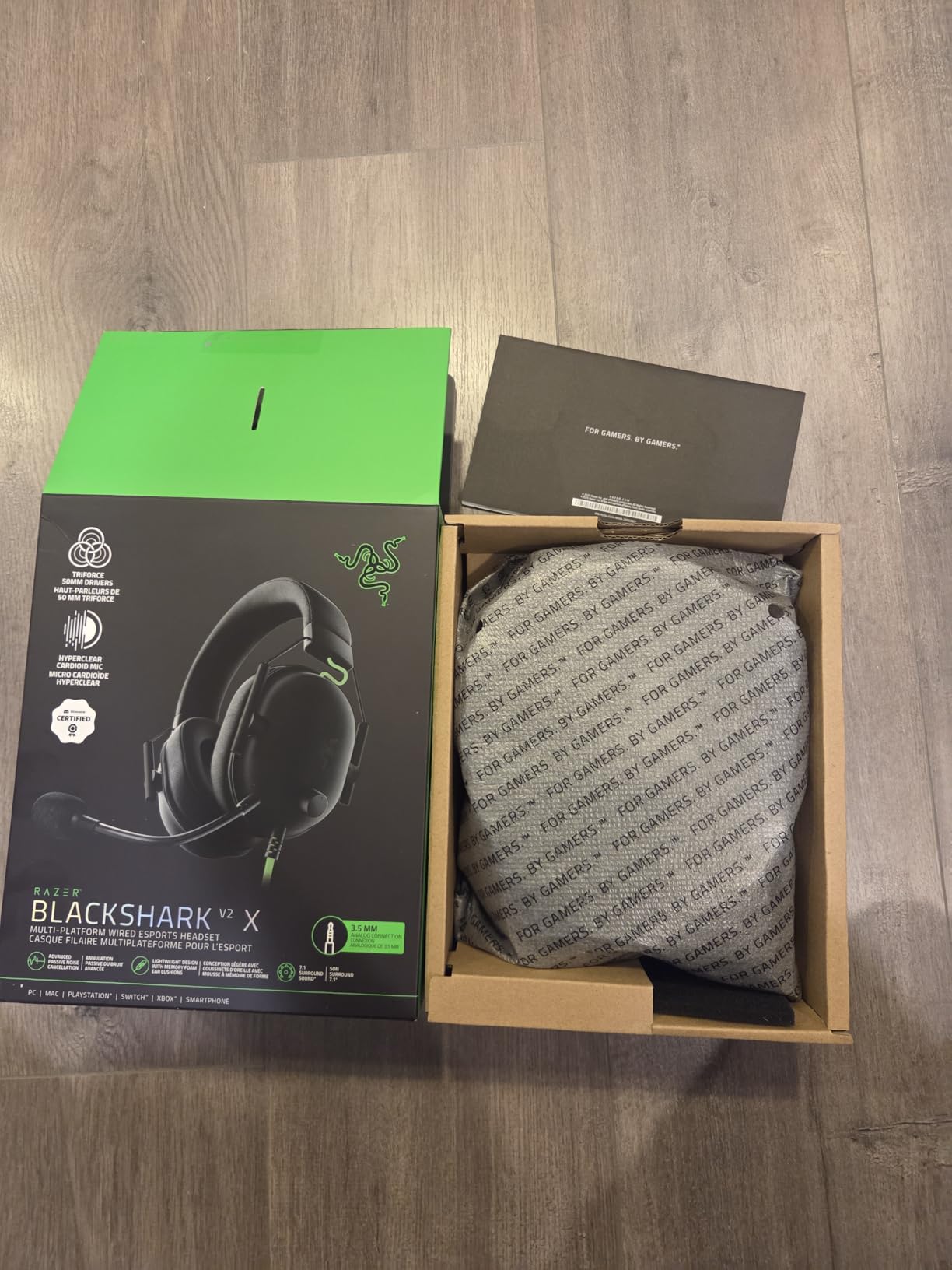 Razer BlackShark V2 X PlayStation Gaming Headset: 50mm Drivers - Cardioid Mic - Lightweight - Comfortable, Noise Isolating Earcups - for PS5, Xbox Series X, PC, Switch via 3.5 mm Audio Jack - Black customer photo 2