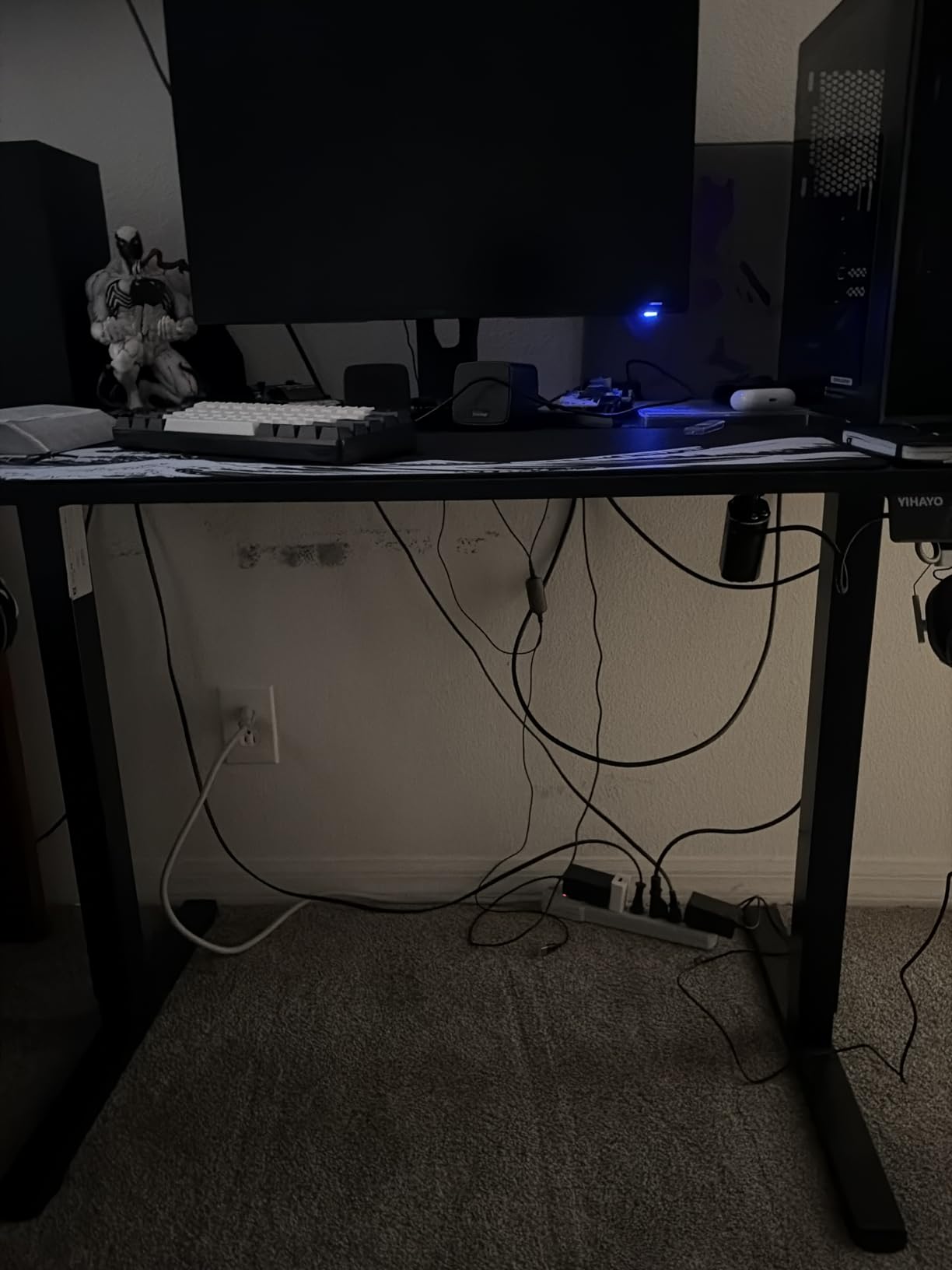 YIHAYO Electric Standing Desk, 48 x 24 Inches Stand Up Desk with Splice Board, Adjustable Height Desk, Computer Desk for Home Office, Black Frame/Rustic Brown Top customer photo 2
