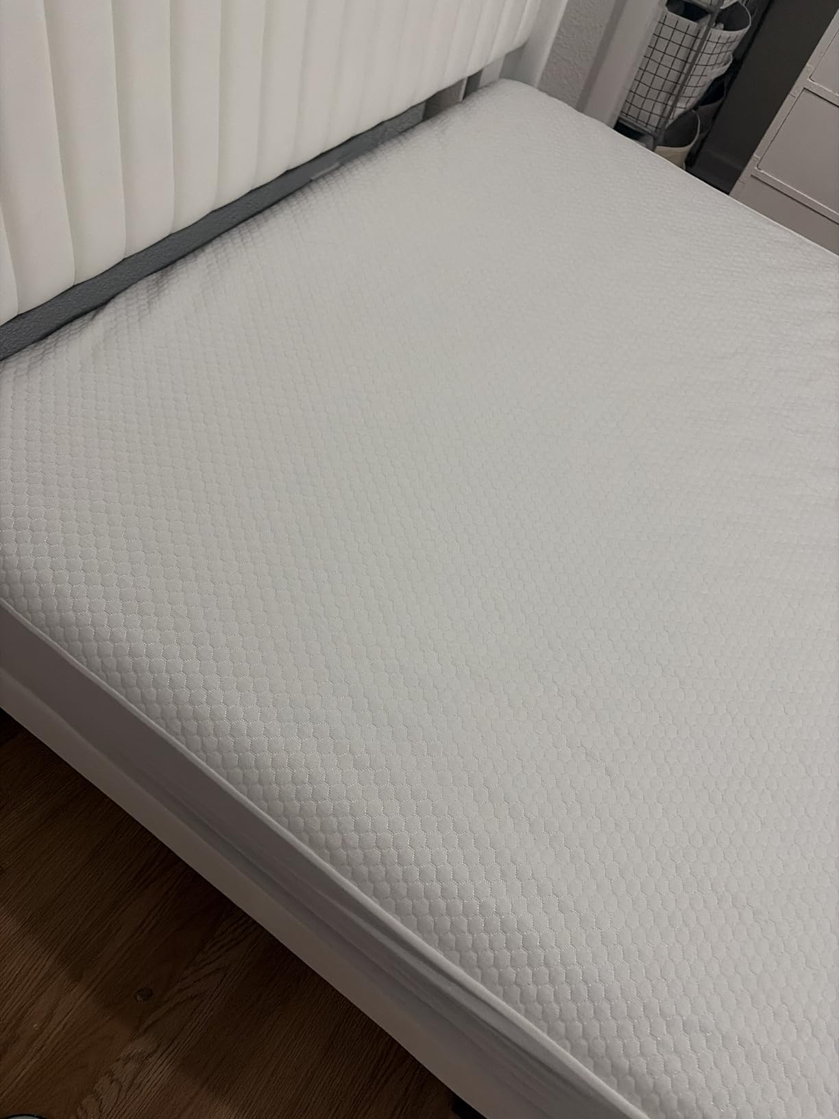OhGeni Premium Bamboo 100% Waterproof Queen Size Mattress Protector, Soft Mattress Pad, Cooling Breathable Fitted Sheets, Washable Bed Cover, Non-Slip Deep Pocket, Noiseless for Bedroom customer photo 1