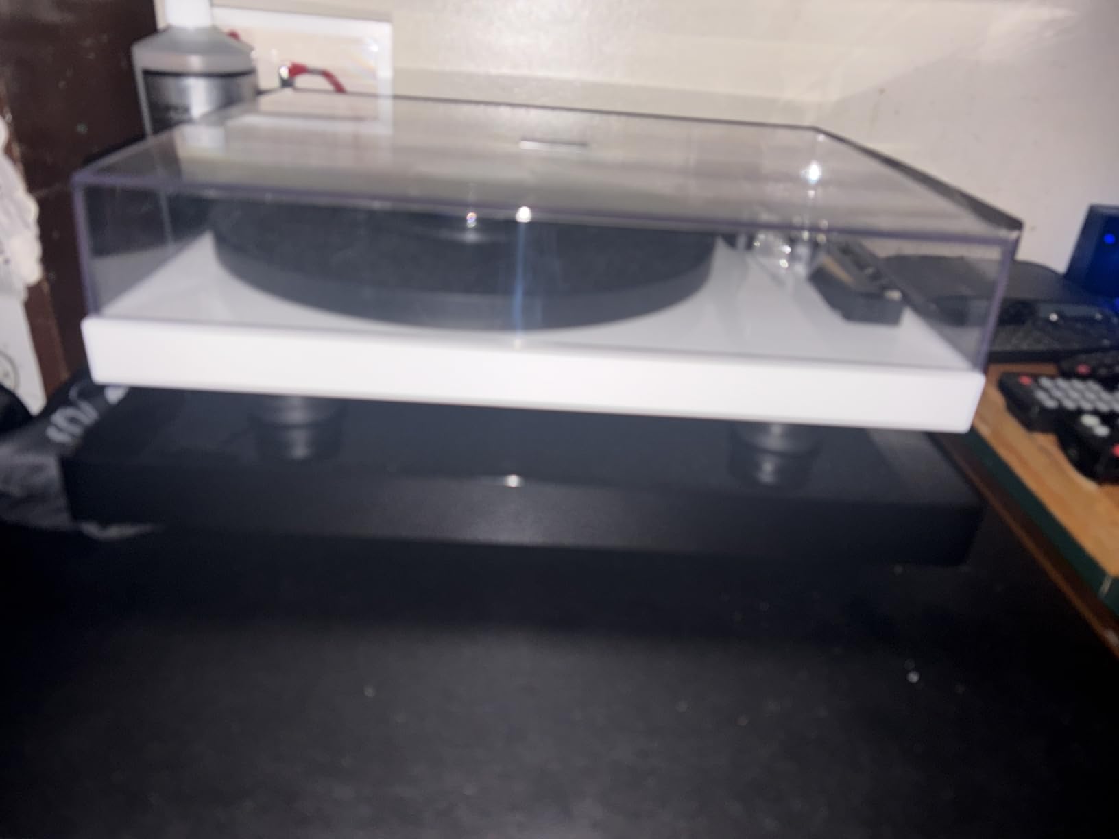 IB40 Turntable Isolation Base Anti-Vibration Wood Platform for Enhanced Sound Clarity and Superior Damping with Height Adjustable Feet, Bubble Level, Universal Compatibility- Natural Walnut customer photo 1