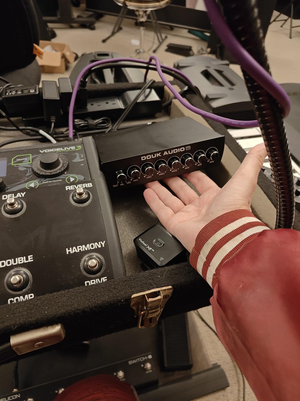 Douk Audio 7 Band Equalizer Balanced EQ Audio Preamp with XLR RCA Input and Output for Home Stereo, Amplifier, Computer Speaker (T7) customer photo 2