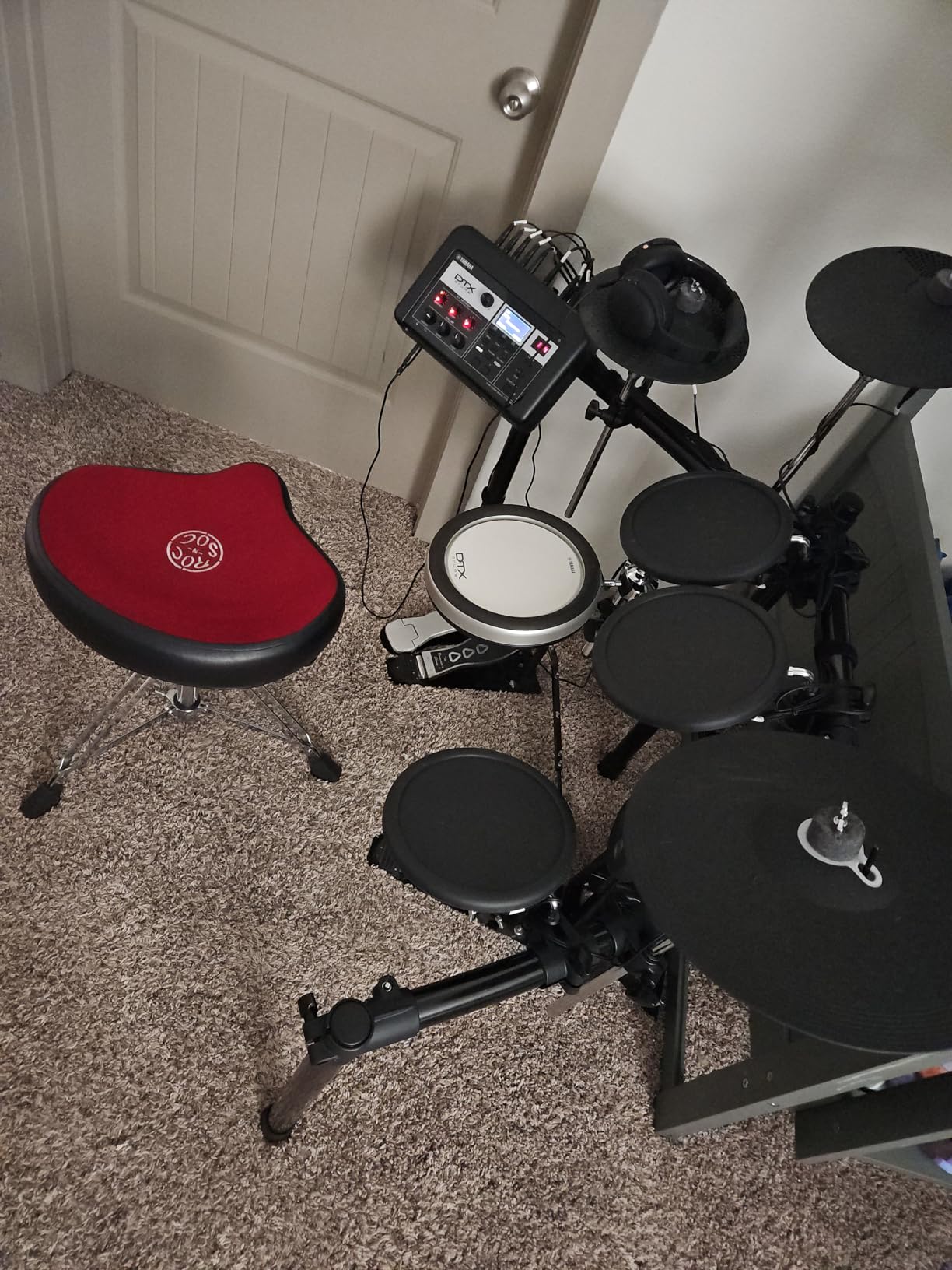 Donner Electric Drum Set with Lights and Touchscreen, Advanced Electronic Drum Kit with 1126 Sounds, Customize Drum Pad Colors, Internal Rack Wiring, Gaming APP - BackBeat customer photo 2