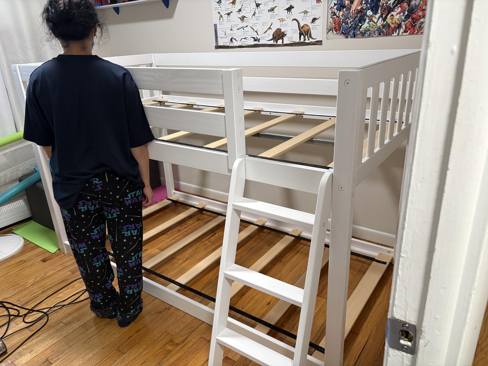 Max & Lily Fundamental Twin Low Bunk Bed, Kids Solid Wood Modern Bed Frame with Strong Wooden Slats, Non-Toxic Finishes, White customer photo 2