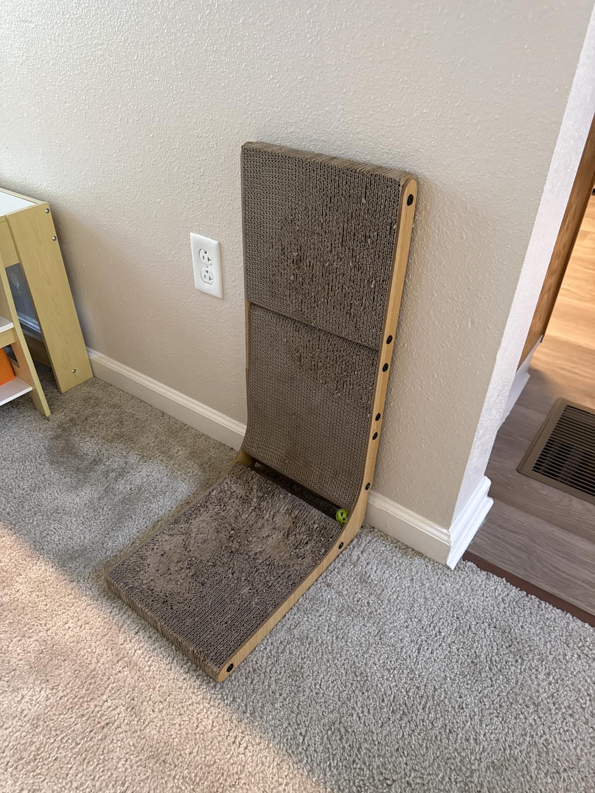 EHEYCIGA Cardboard Cat Scratcher for Indoor Cats, 26.8 Inch L Shaped Vertical Cat Scratching Board with Ball Cat Toy, Large Cat Scratcher Pad, Brown customer photo 1