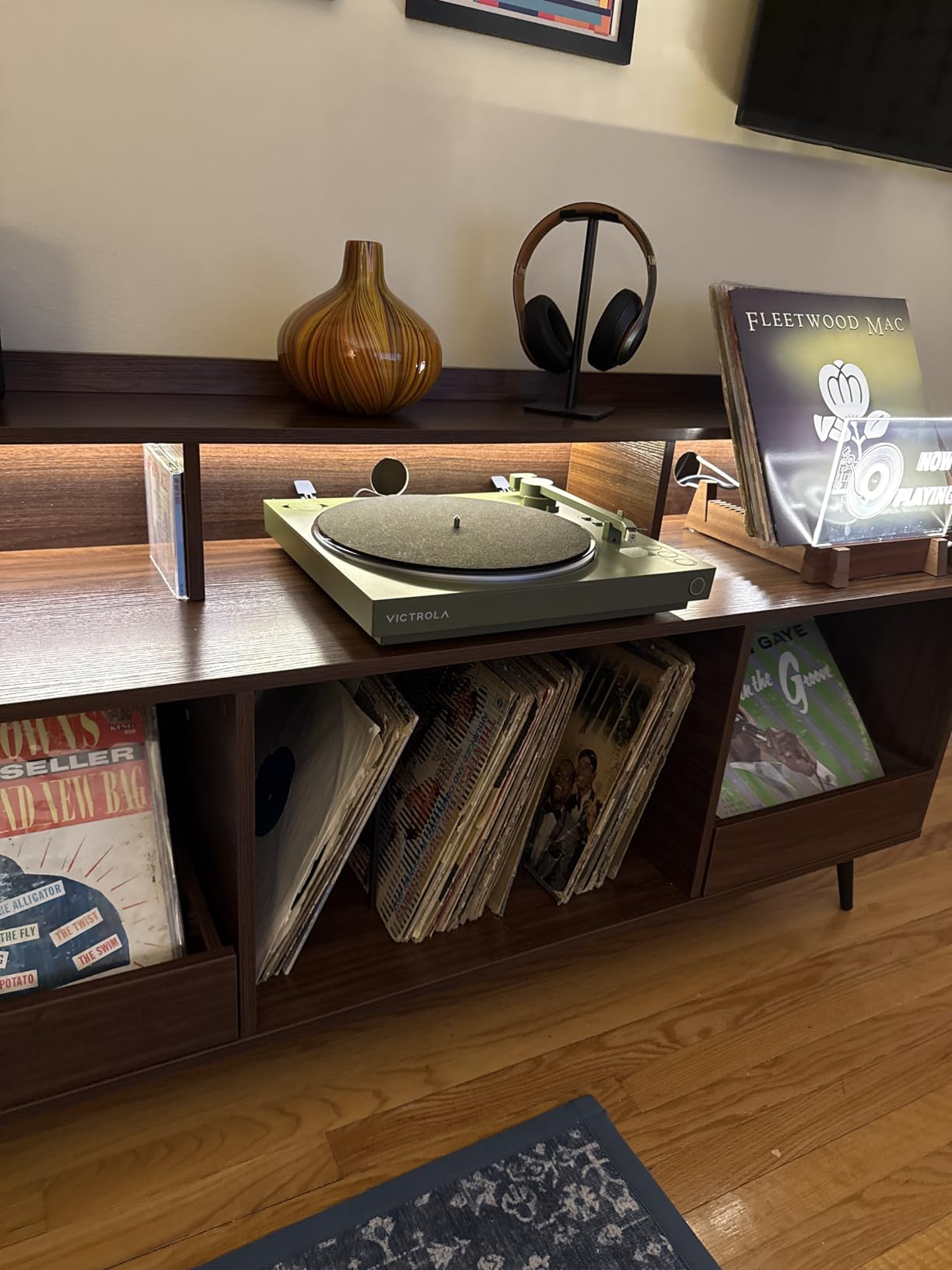 Victrola Automatic - Fully Automatic Bluetooth Turntable - Audio Technica ATN3600L Cartridge, 2-Speed Vinyl Record Player, Aluminum Platter, Switchable Preamp, Repeat Mode, Dust Cover (Black) customer photo 2
