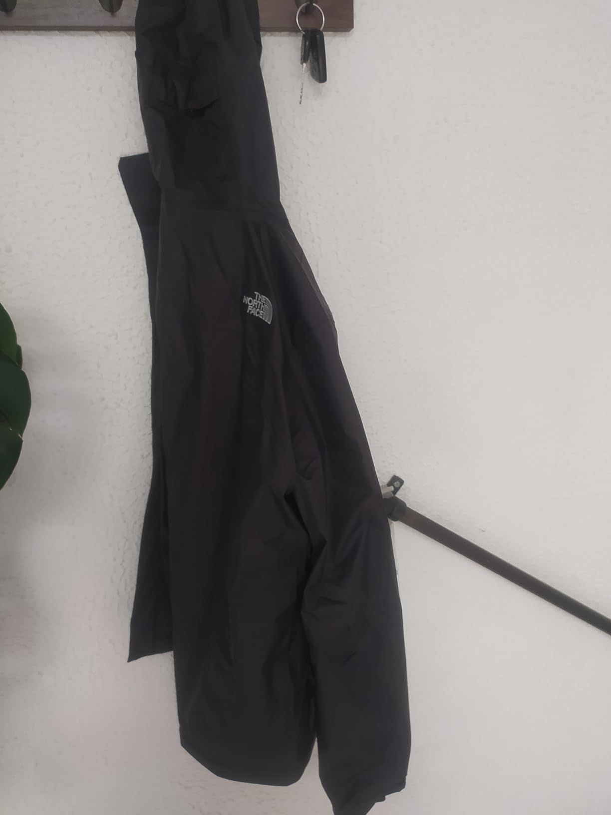 The North Face Men's Venture 2 Jacket - Waterproof & Windproof Hooded Raincoat, Adjustable Hood, Breathable Pit-zips customer photo 2