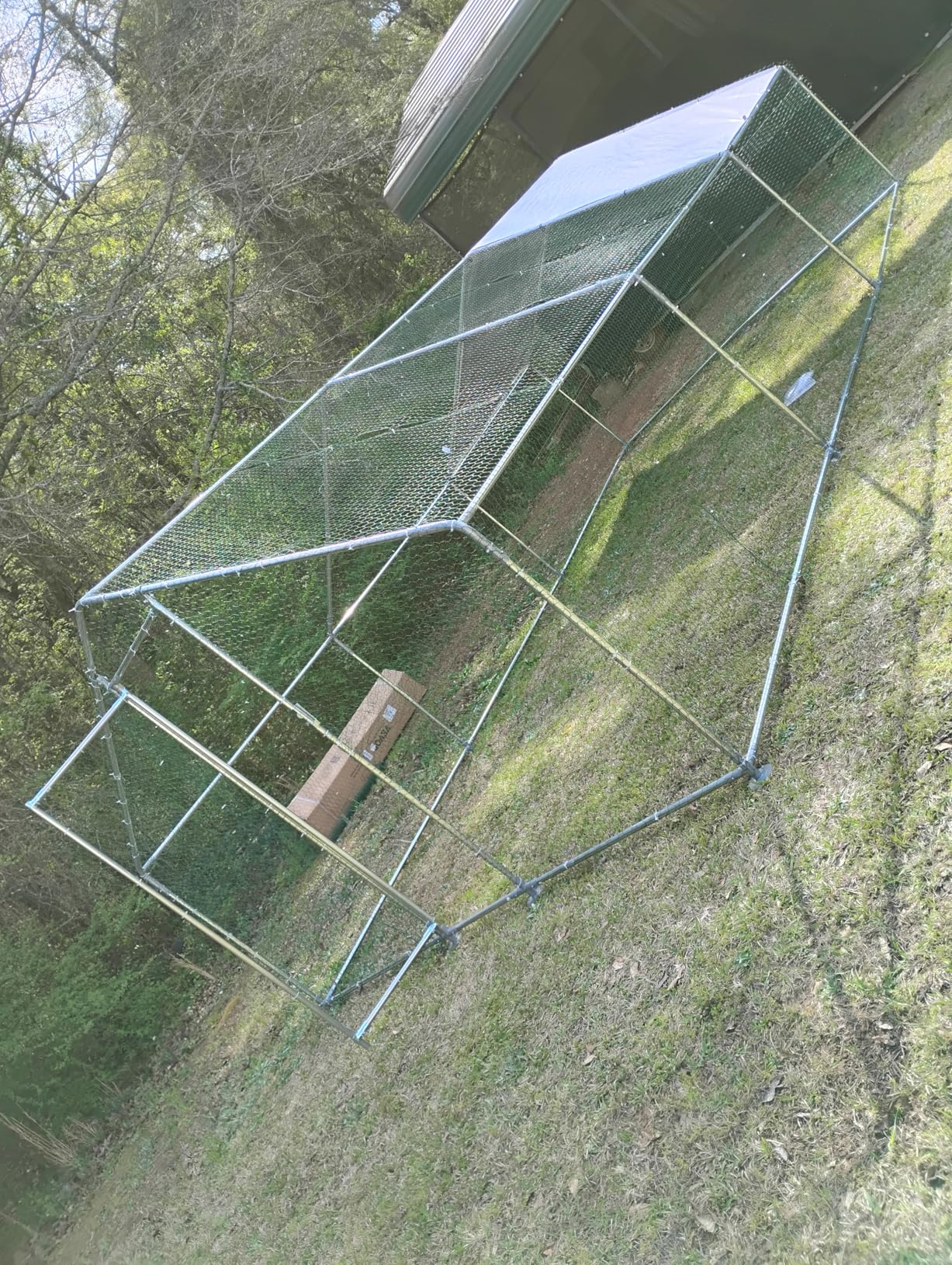 VEVOR Large Metal Chicken Coop, 19.7x9.8x6.5ft Walk-in Chicken Runs for Yard with Cover, Spire Roof Hen House with Security Lock for Outdoor and Backyard customer photo 2