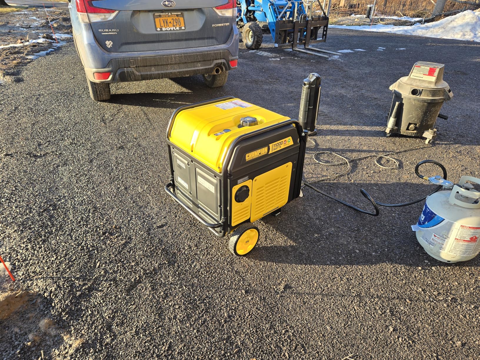 Champion Power Equipment 11,000-Watt Electric Start Dual Fuel Home Backup Portable Inverter Generator with Quiet Technology and CO Shield customer photo 1