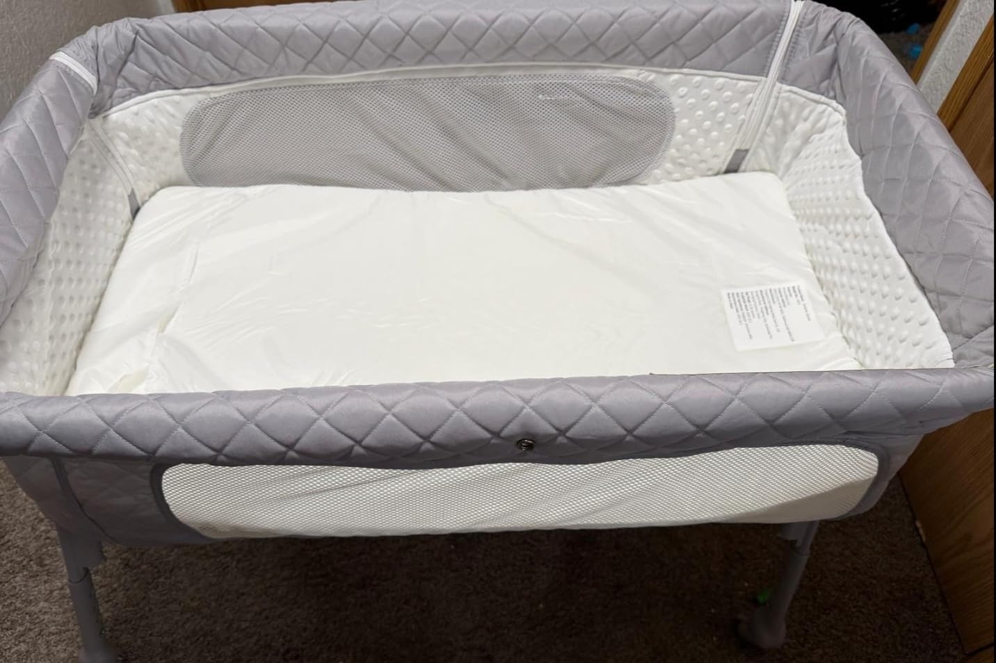 Baby Crib for Newborn, Baby Bassinets Bedside Sleeper with Breathable Mesh & Mattress customer photo 1