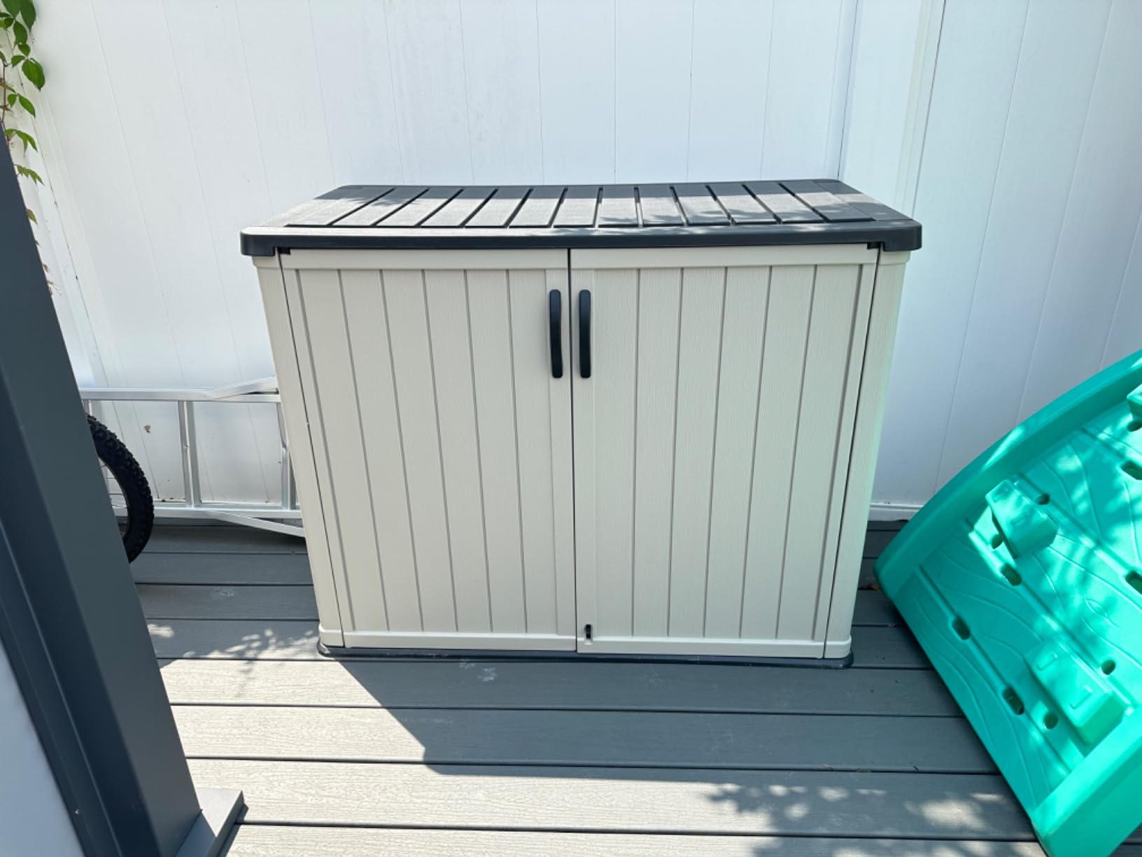 Devoko Outdoor Storage Cabinet 26 Cu Ft with Lockable Doors, Horizontal Storage Shed Waterproof Patio Tools Storage Box for Sofa Cushions, Gardening Tools and Accessories (White) customer photo 2