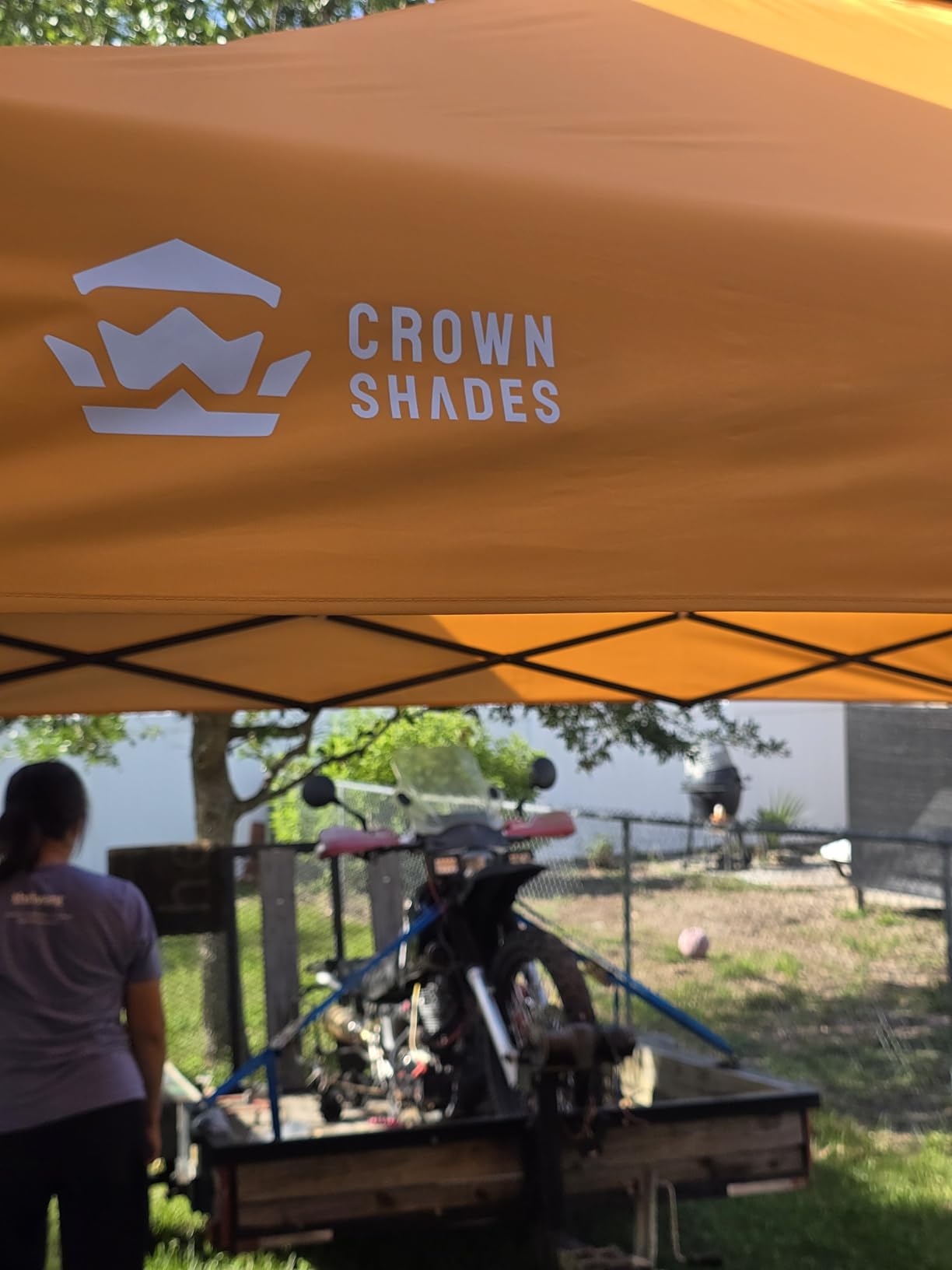 CROWN SHADES 10x10 Pop Up Canopy Tent - Patented Center Lock One Push Instant Outdoor Canopy Beach Tent with STO-N-Go Bag 8 Stakes & 4 Sand Bags, Grid Grey customer photo 1