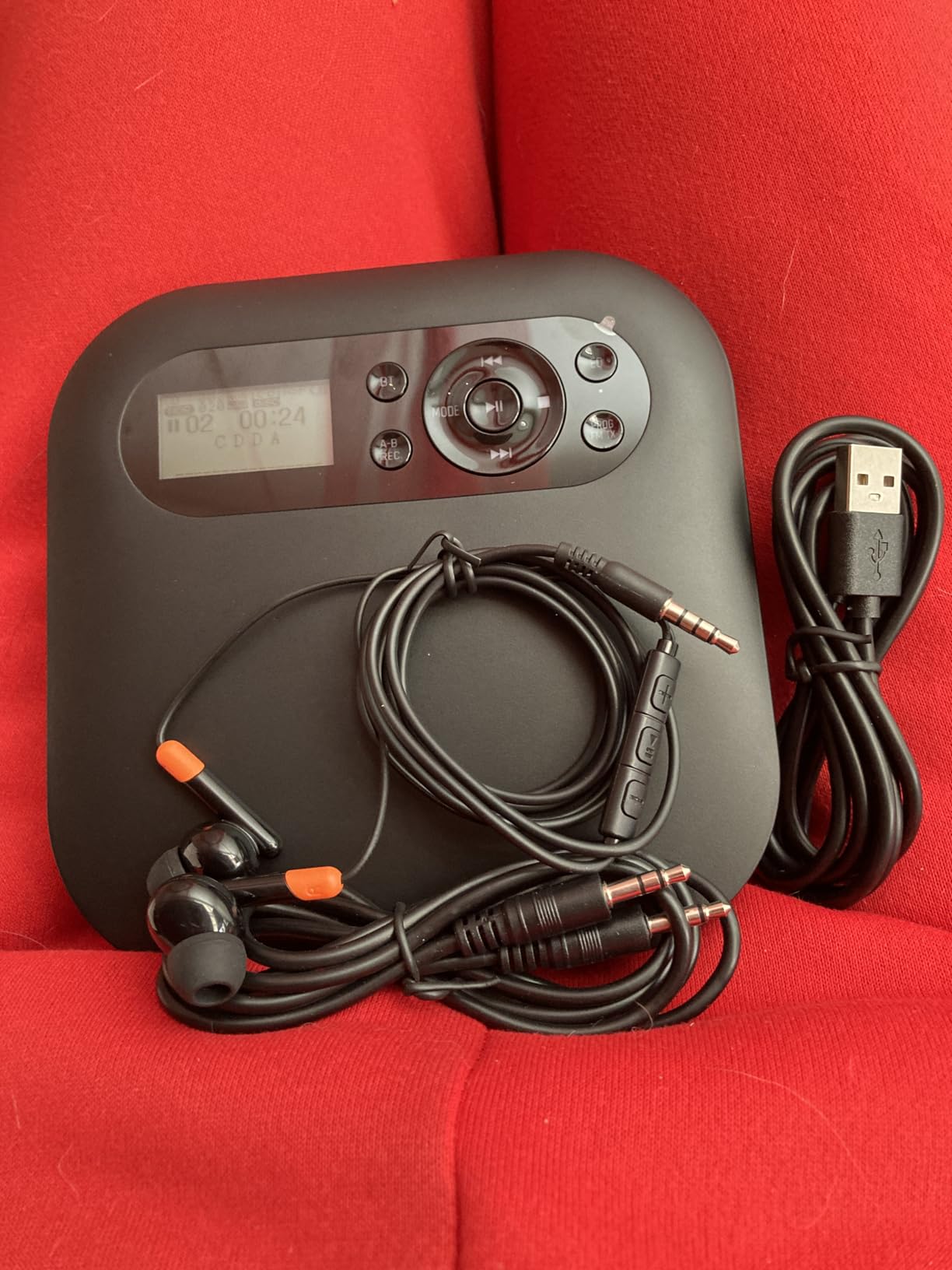 Desobry Portable CD Player with Bluetooth, Discman Player with Dual Speakers, FM Transmitter, Rechargeable Battery, AUX and Headphones, Anti-Skip for Car, LCD Backlight for Home Upgraded customer photo 1
