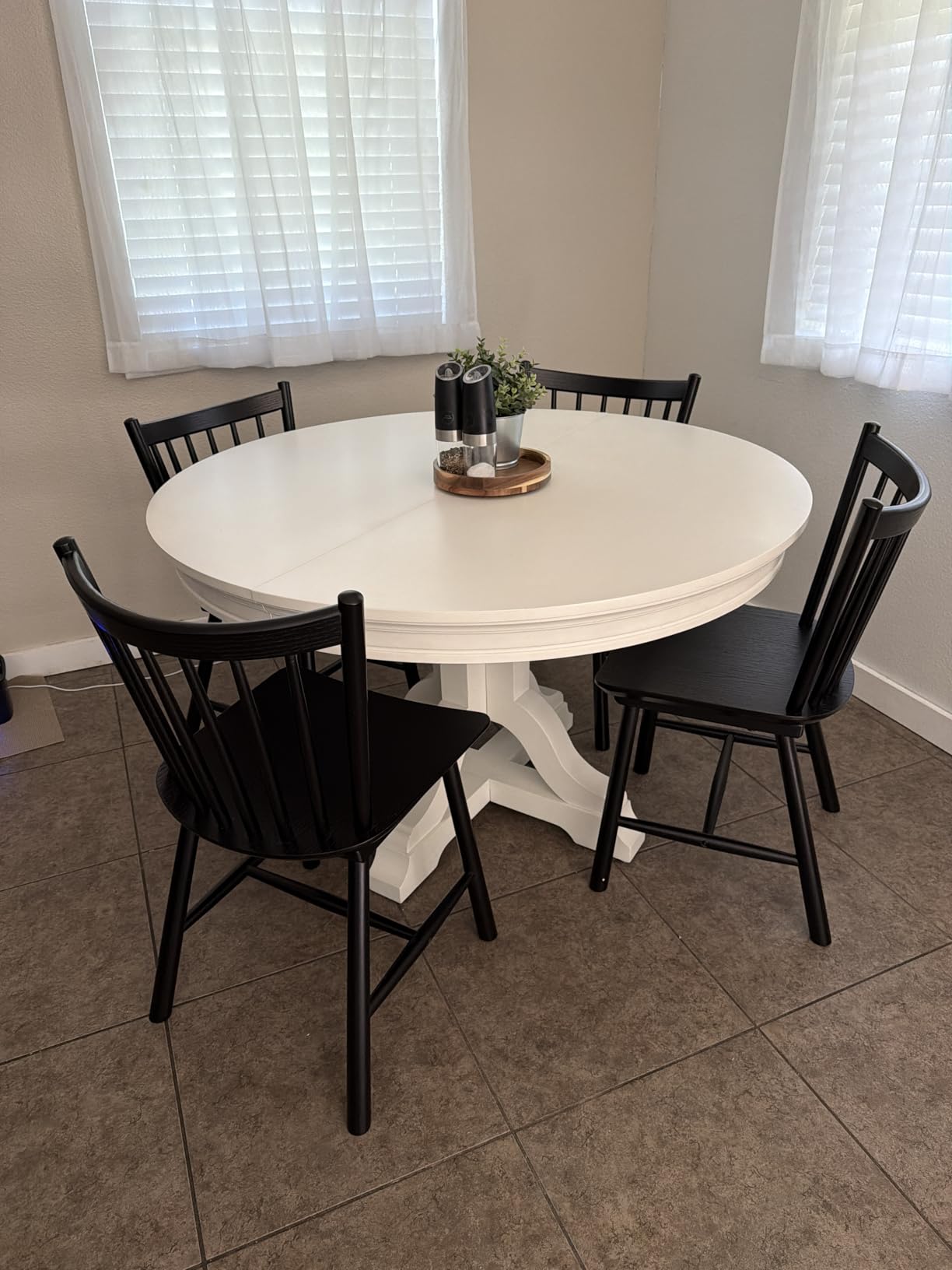 LUE BONA Upgraded Dining Chairs Set of 4, Farmhouse Wooden Spindle Back Kitchen Chairs, Windsor Dining Chairs for Kitchen and Dining Room, Black customer photo 1