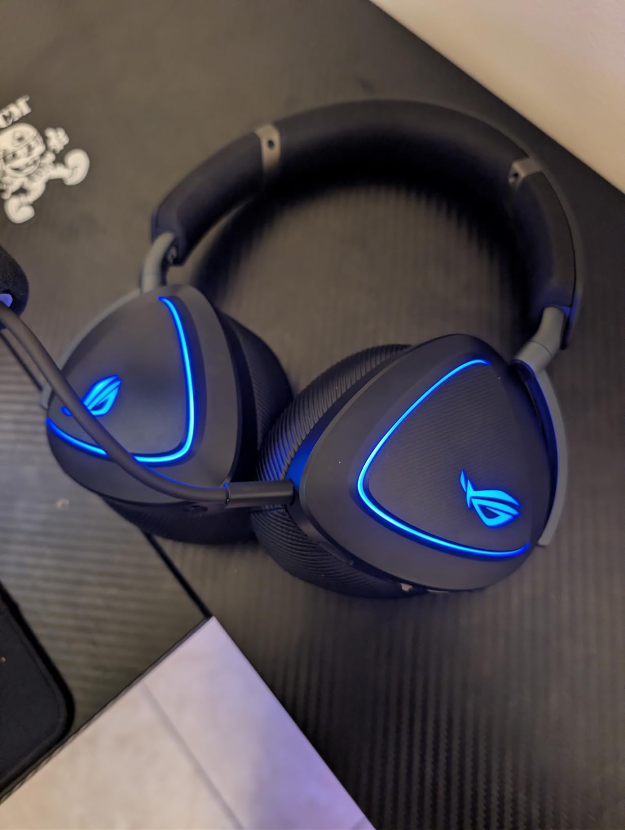 ASUS ROG Delta II Wireless Gaming Headset with Detachable Mic, Tri-Mode (BT, 2.4GHz, 3.5mm), 50mm Titanium-Plated Drivers, 110Hr Battery, Lightweight, for PC, PS5, PS4, Xbox, Switch, Mobile customer photo 1