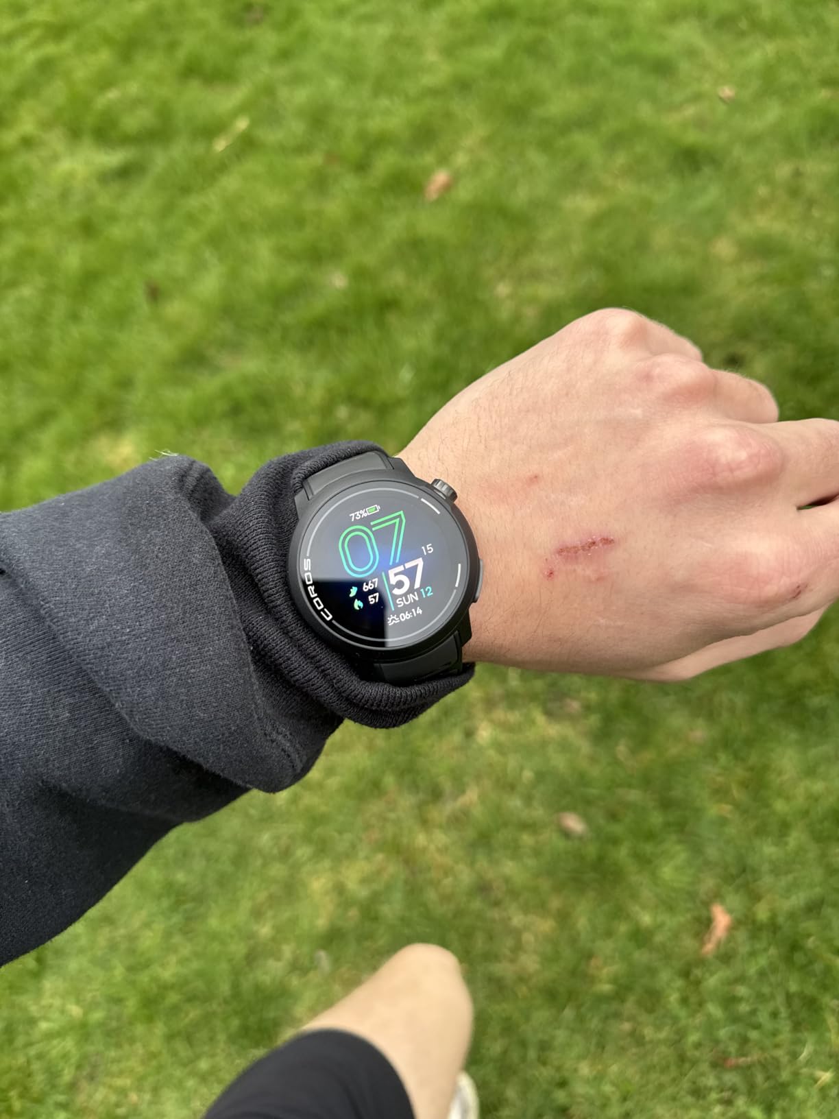 COROS PACE Pro GPS Sport Watch, 1.3-inch AMOLED Touchscreen, Fastest in Class Processor Running Watch, 20 Days Battery Life, Navigation with Global Offline Maps, Sleep Tracking, Black customer photo 1