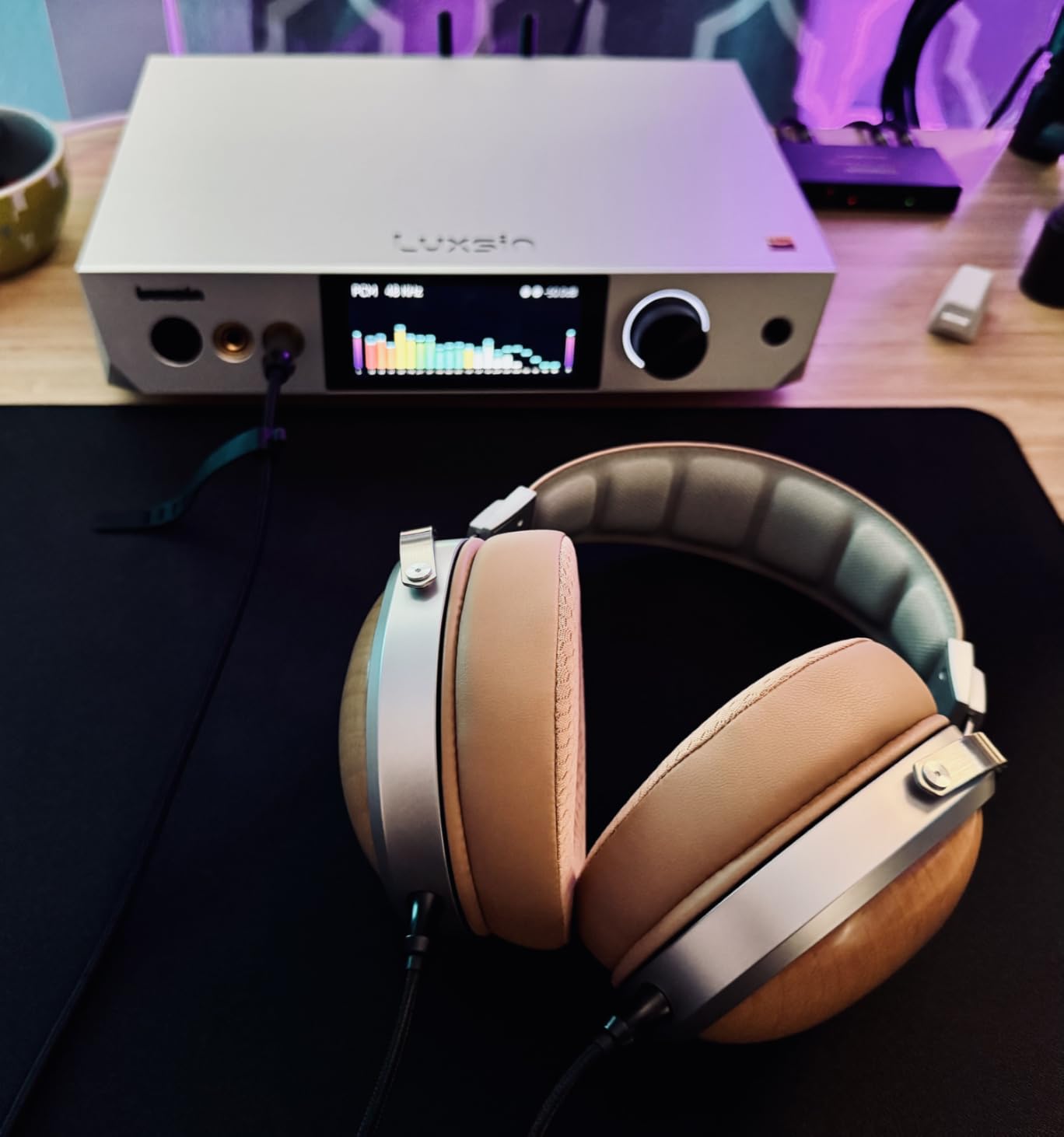 FiiO FT1 Closed-Back Over-Ear Nanowood Fiber Composite Diaphragm Wired Hi-Fi Headphones (Beech) customer photo 1