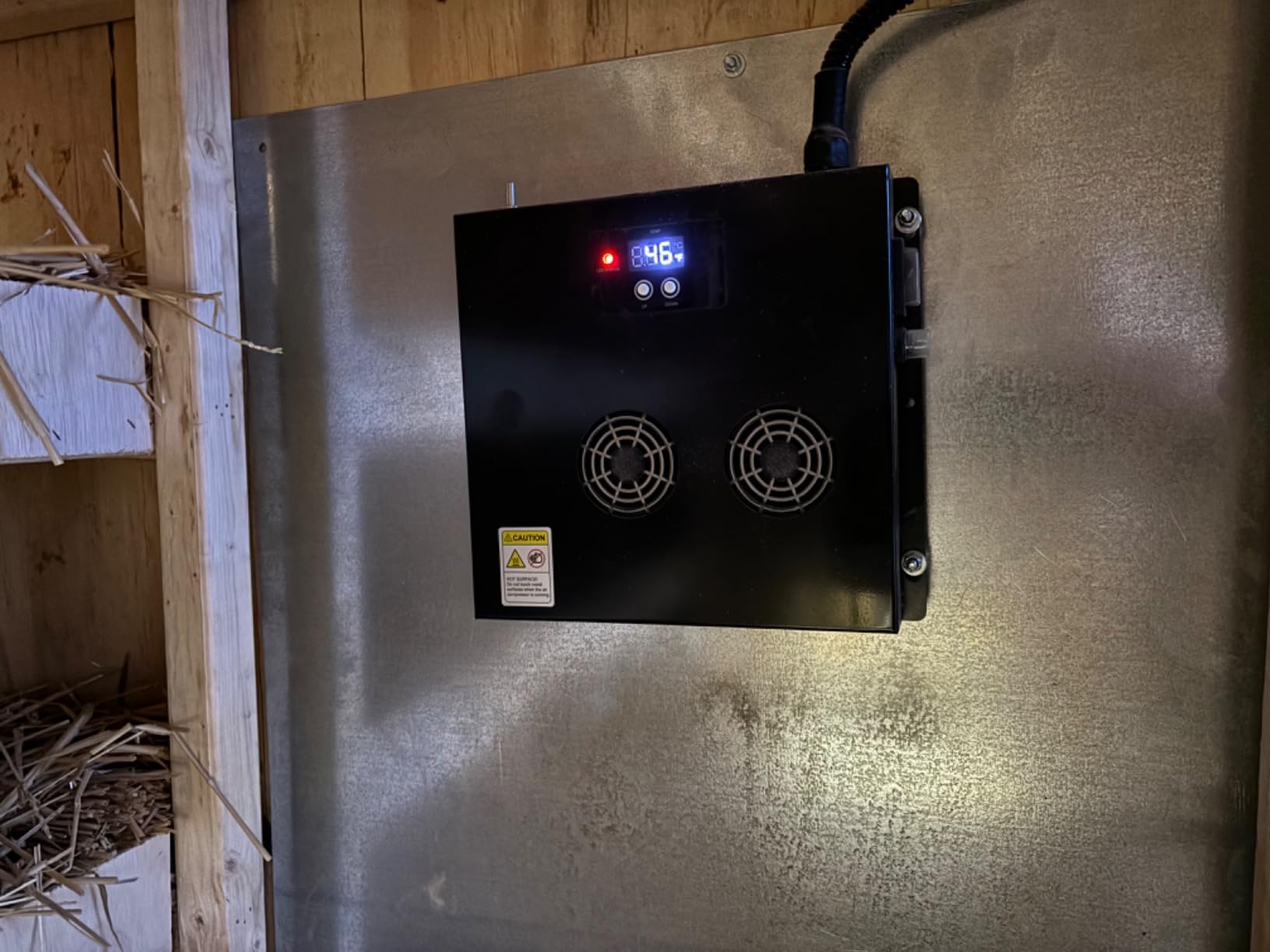 Briidea 400W Dog House Heater with PTC Rapid Heating (3 Seconds), 32℉-122℉ Temperature Range, 11.5FT Anti-Chew Cord, Heats Up to 120 Cubic Feet Dog Houses, Chicken Coops & Rabbit Cages customer photo 2