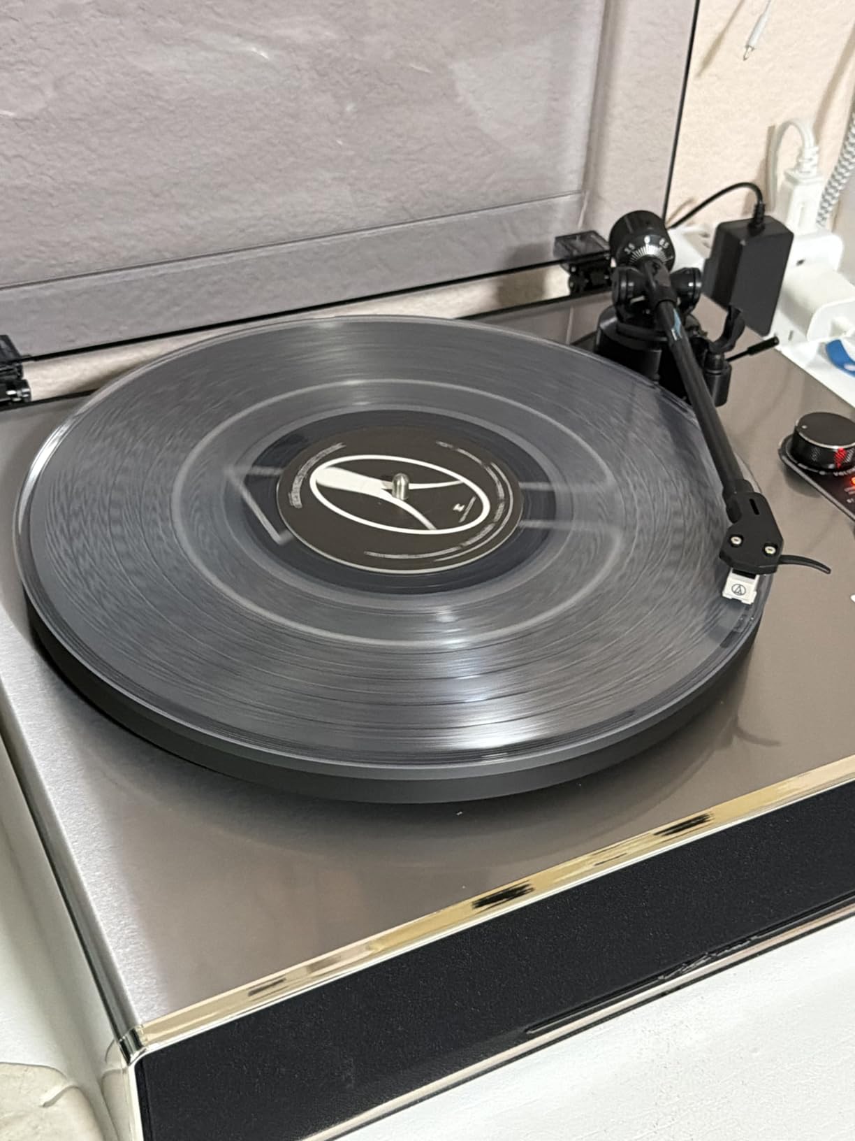 1 BY ONE High Fidelity All-in-One Record Player, Vinyl Turntable with Built-in Speakers, Magnetic AT-3600L Cartridge, RCA Line Out, Belt-Drive Stereo Turntable customer photo 2