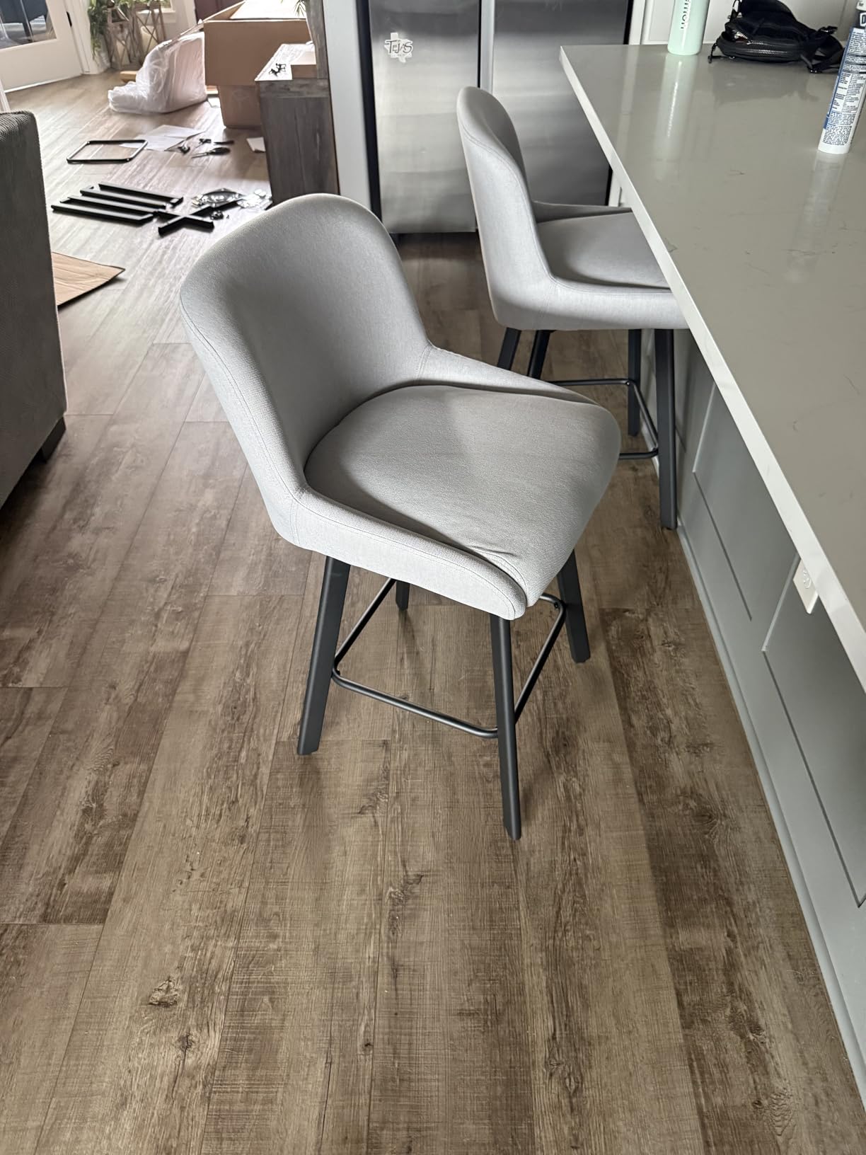 SAECKBERG Swivel Bar Stools Set of 3, 26''H Upholstered Barstools with Backs, Modern Counter Height Bar Stool Chairs for Kitchen Island, Metal Legs, Faux Leather, Brown Counter Stools customer photo 1