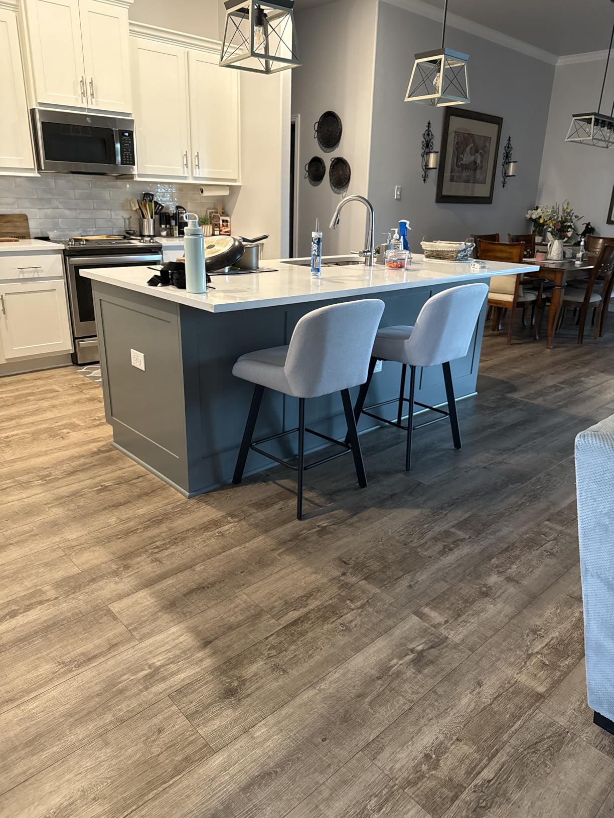 SAECKBERG Swivel Bar Stools Set of 3, 26''H Upholstered Barstools with Backs, Modern Counter Height Bar Stool Chairs for Kitchen Island, Metal Legs, Faux Leather, Brown Counter Stools customer photo 2