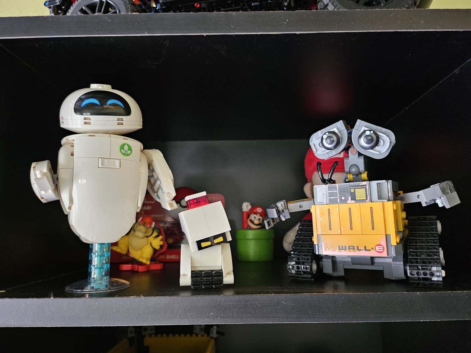 LEGO Disney & Pixar Wall-E & EVE Building Set for Adults, Ages 18+ - Home Office, Book Shelf, or Room Decor for Disney Fans - Gift Ideas for Men & Women - 43279 customer photo 2