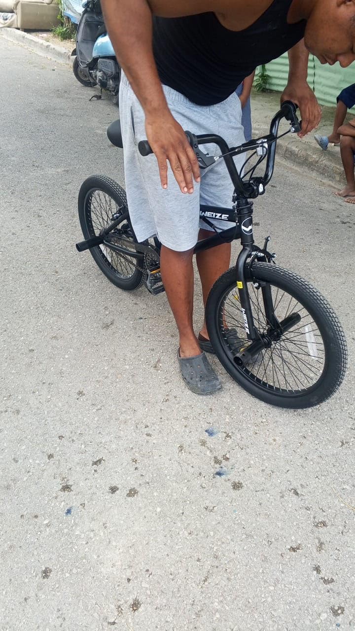WEIZE Freestyle BMX Bike, 20 inch Trick Bicycle for Kids, Hi-Ten Steel Frame, 360 Degree Rotor Freestyle, 4 Pegs customer photo 1