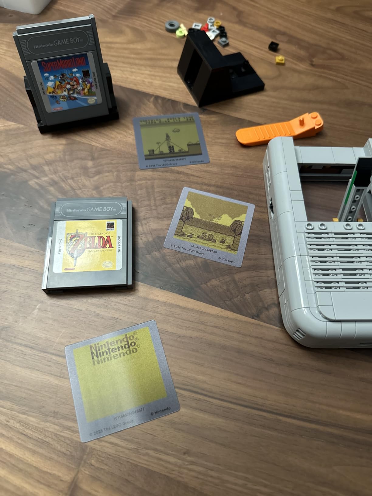 LEGO Super Mario Game Boy - Retro Building Sets for Adults, Ages 18+ - Gifts for Birthdays - Collectible Model with Game Paks and Display Stand - 72046 customer photo 2