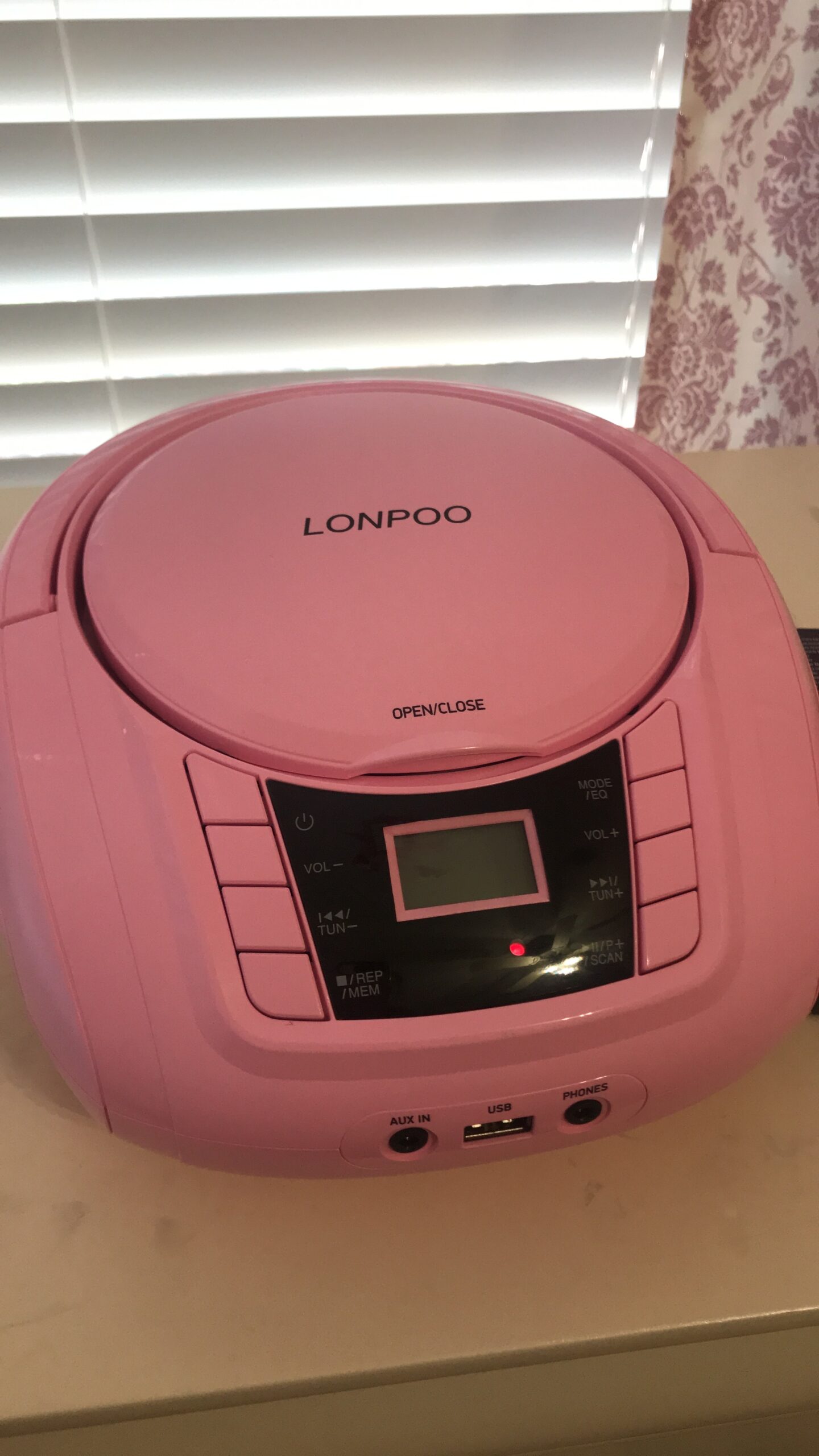 LONPOO Stereo Shelf System for Home, Vintage CD Player 40W RMS Micro Mini System with Remote Control, Bluetooth, FM Radio, USB MP3 Playback & Aux-in, Silver customer photo 2
