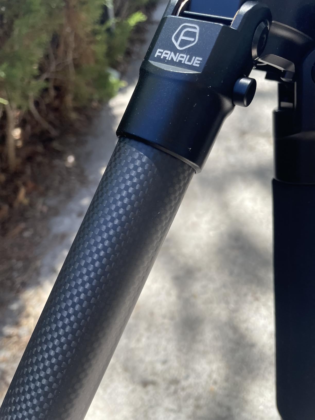FANAUE Carbon Fiber Tripod for Hunting, Stable Design with Quick-Release Arca-Swiss Mount System, Shooting Tripod, and Hands-Free Operation for Hunting, and Outdoors-HT-3240-45 customer photo 2