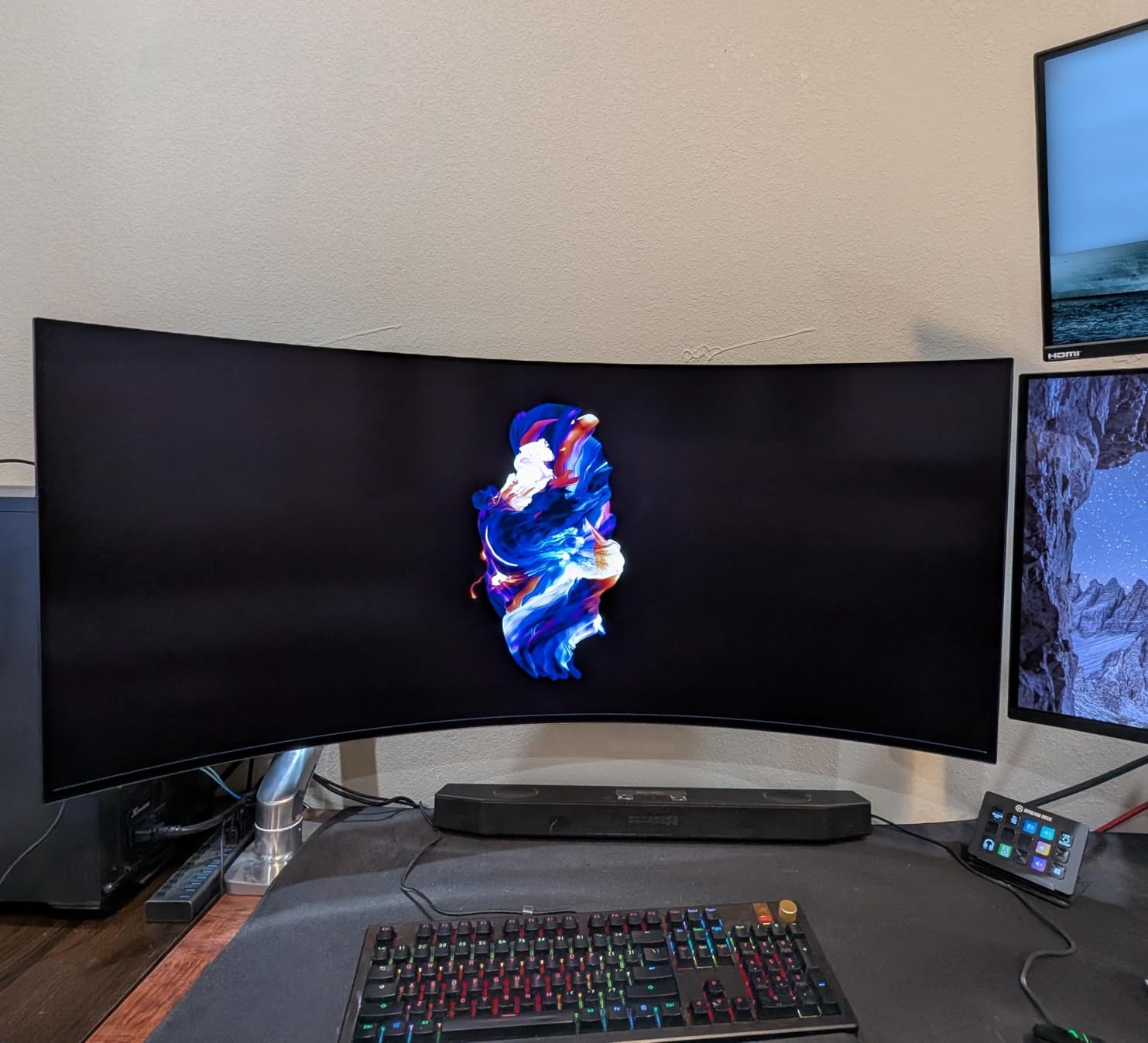 LG 34GX90SA-W 34-inch Ultragear WQHD 3440x1440 OLED Curved Gaming Monitor 240Hz, 1ms, NVIDIA G-Sync Compatible, webOS, USB Type-C customer photo 2