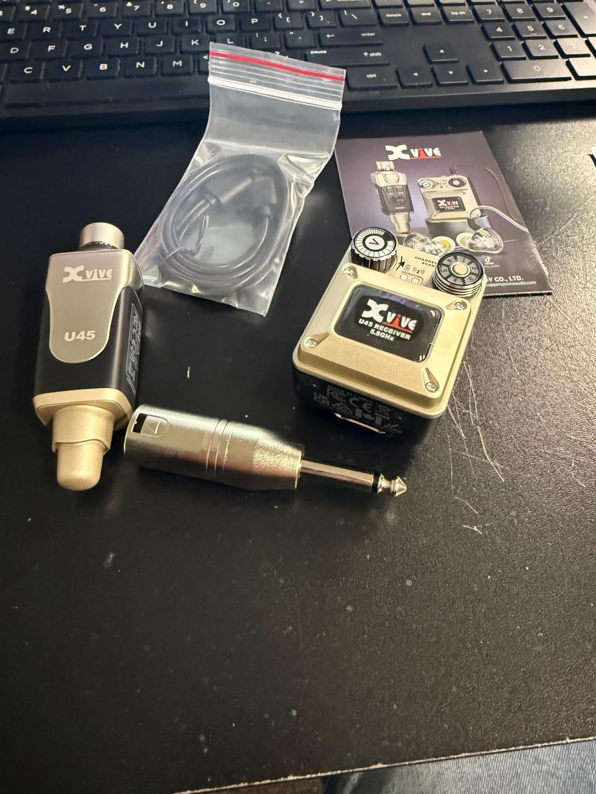 Xvive U45 Wireless in Ear Monitor System 5.8GHz IEM System Transmitter and Bodypack Receiver for Studio, Band Rehearsal, Live Performance, Channel Scan Mode customer photo 1
