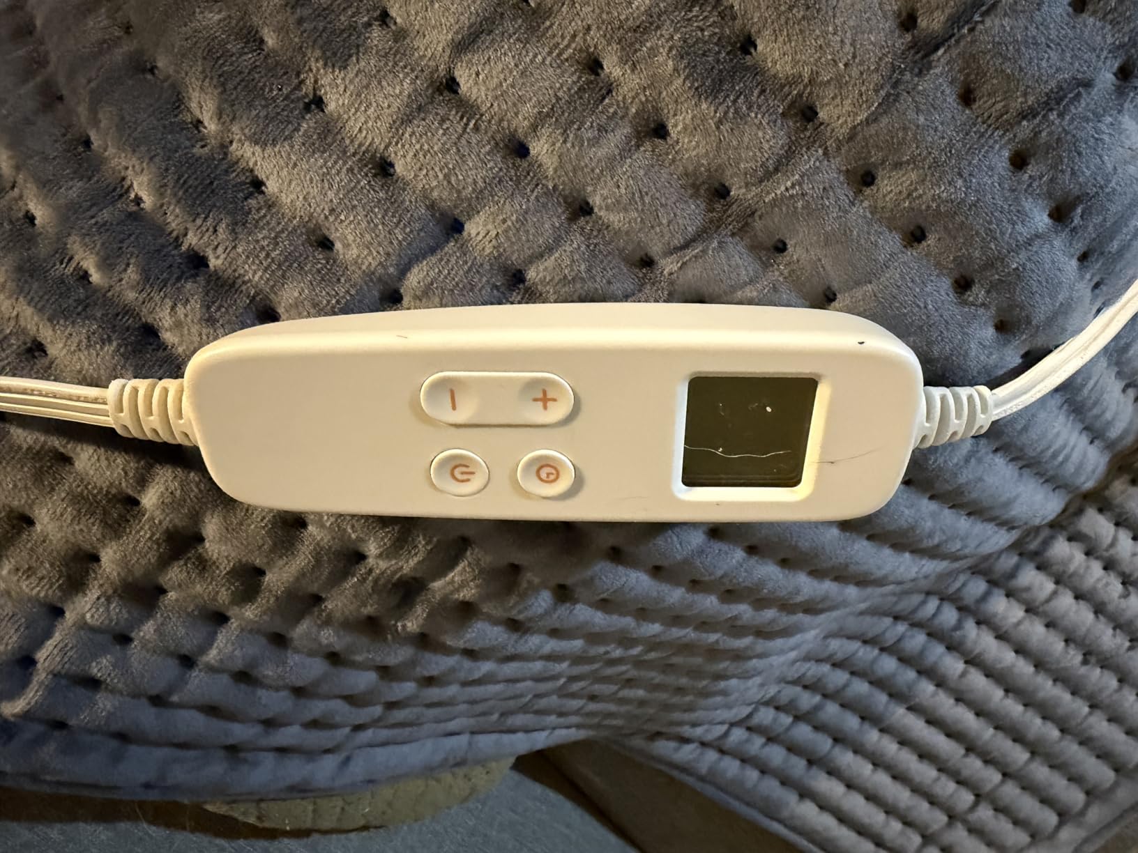VAAGHANM Heating Pad: 33 x 17 inches Electric Heating Pad for Back -Extra Large Heat Pad for Shoulder/Neck/Knee/Arms - Upgraded 6 Timer & 6 Temperature Controller -Auto Shut Off- Gift for Mom customer photo 2