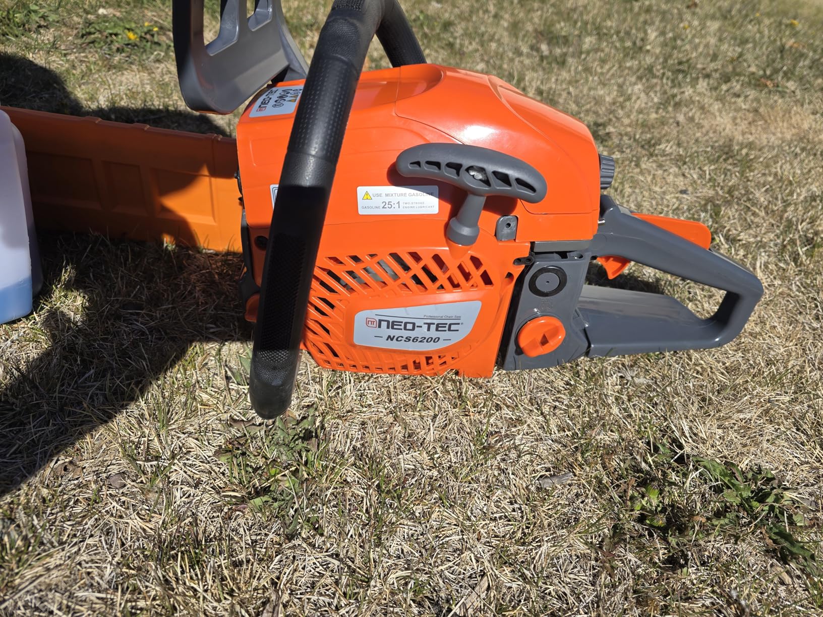 NEO-TEC 20 Inch 62CC Gas Powered Chainsaw 2-Cycle Petrol 3.5HP Handheld Reliable Motosierra De Gasolina for Tree Pruning Wood Cutting Firewood Preparation customer photo 2