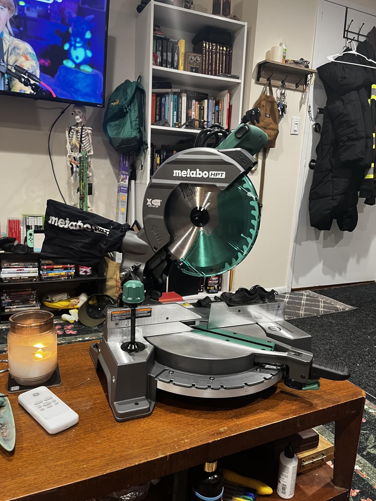 Metabo HPT 10-Inch Single Bevel Compound Miter Saw, 15-Amp (C10FCG2) customer photo 2