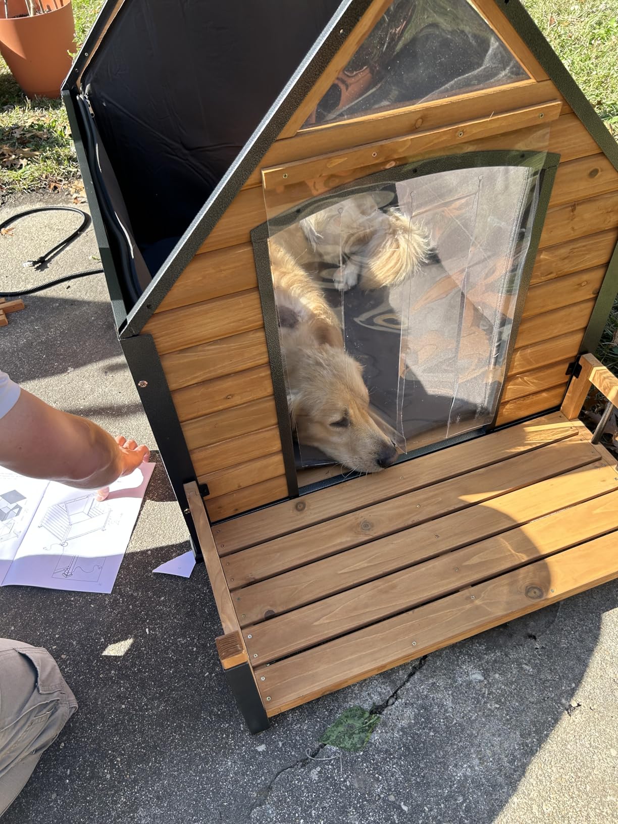 Aivituvin Heated Outdoor Dog House with Adjustable Heating Pad, Removable Insulated Liner, Metal Frame and Waterproof Roof, Warm Shelter for Cold Weather customer photo 1