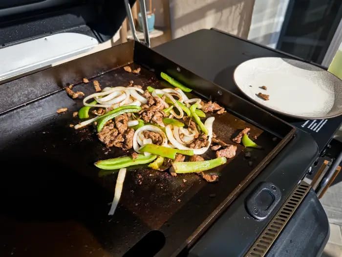 Traeger Grills Flatrock 2 Zone, 26-Inch Flat Top Griddle, Outdoor Gas Grill with Dual-Zone TruZone Cooking, Even Heat, and EZ-Clean Grease Management, Premium Propane Griddle customer photo 1