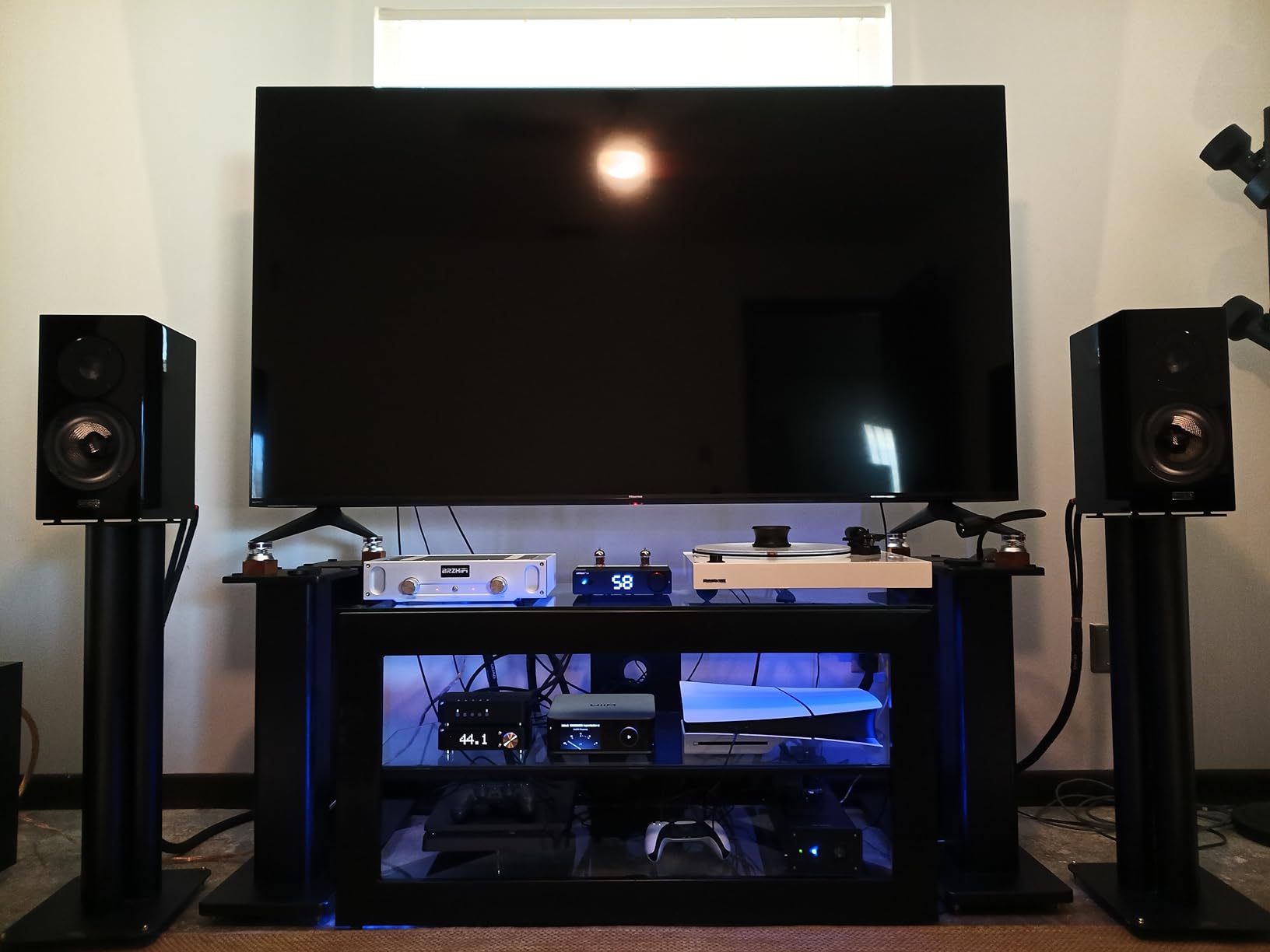 AIYIMA T20 Fully Balanced Tube Preamp for Home Audio - ECC83 Tube Design, Swappable Op-Amps & Tubes, XLR/RCA Inputs/Outputs, Pre-Amp for 2 Channel Stereo Hi-Fi Amplifier & 2.1 Theater Setup customer photo 1