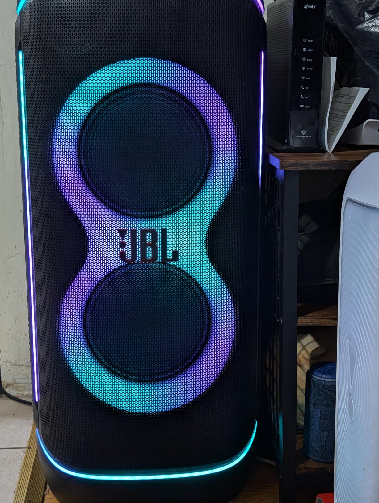JBL PartyBox 720 - Loudest Battery-Powered Party Speaker with Superior Pro Sound and a Futuristic lightshow, Up to 15 Hours Playtime & IPX4 Splash Proof (Black) customer photo 1