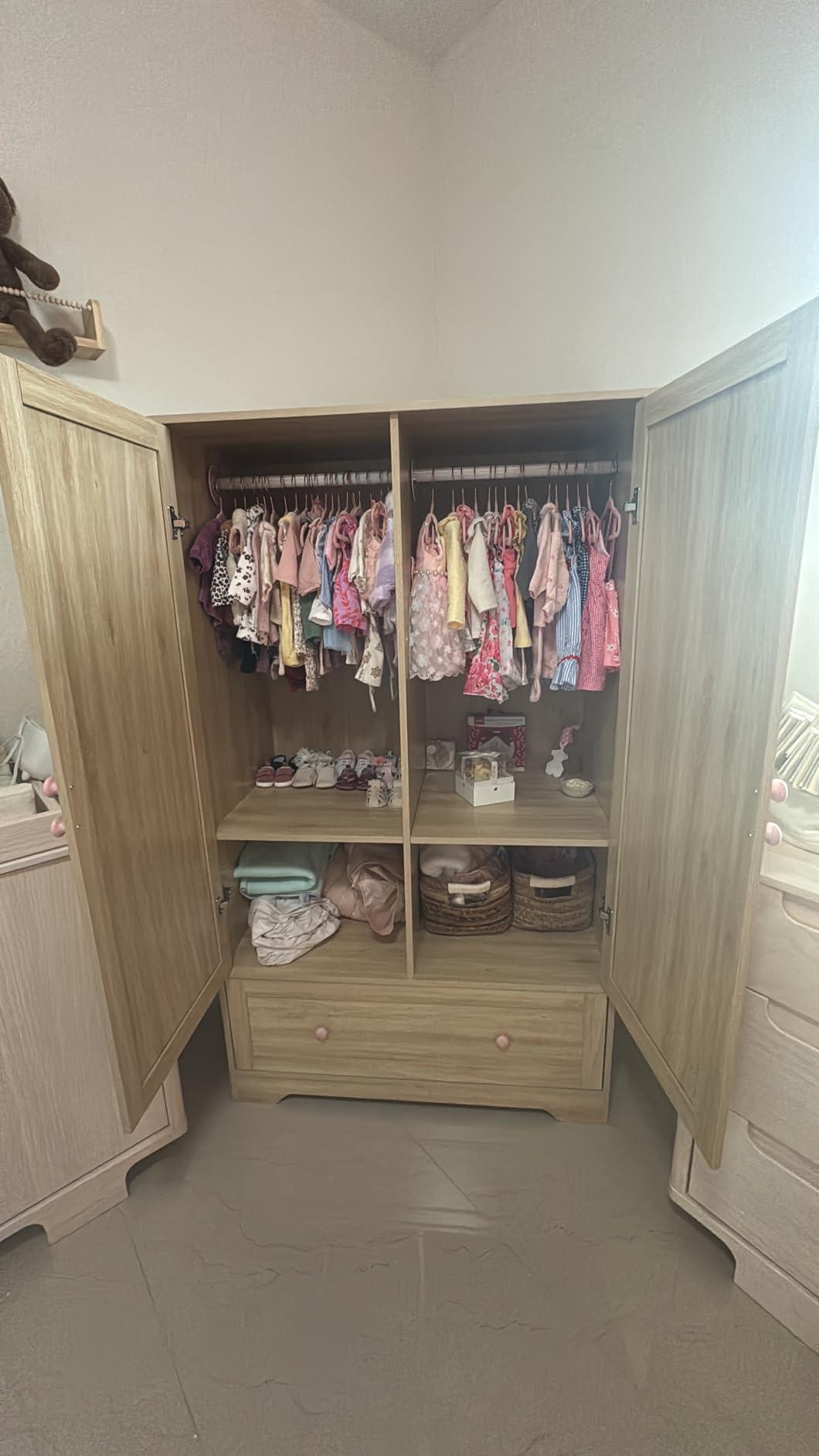 VINGLI Fluted Wardrobe Closet Armoire with Doors And Drawers, Wardrobe Cabinet with Hanging Rack, Bedroom Closet Wood, Oak Free Standing Armoire with Shelf and Solid Wood Legs customer photo 1