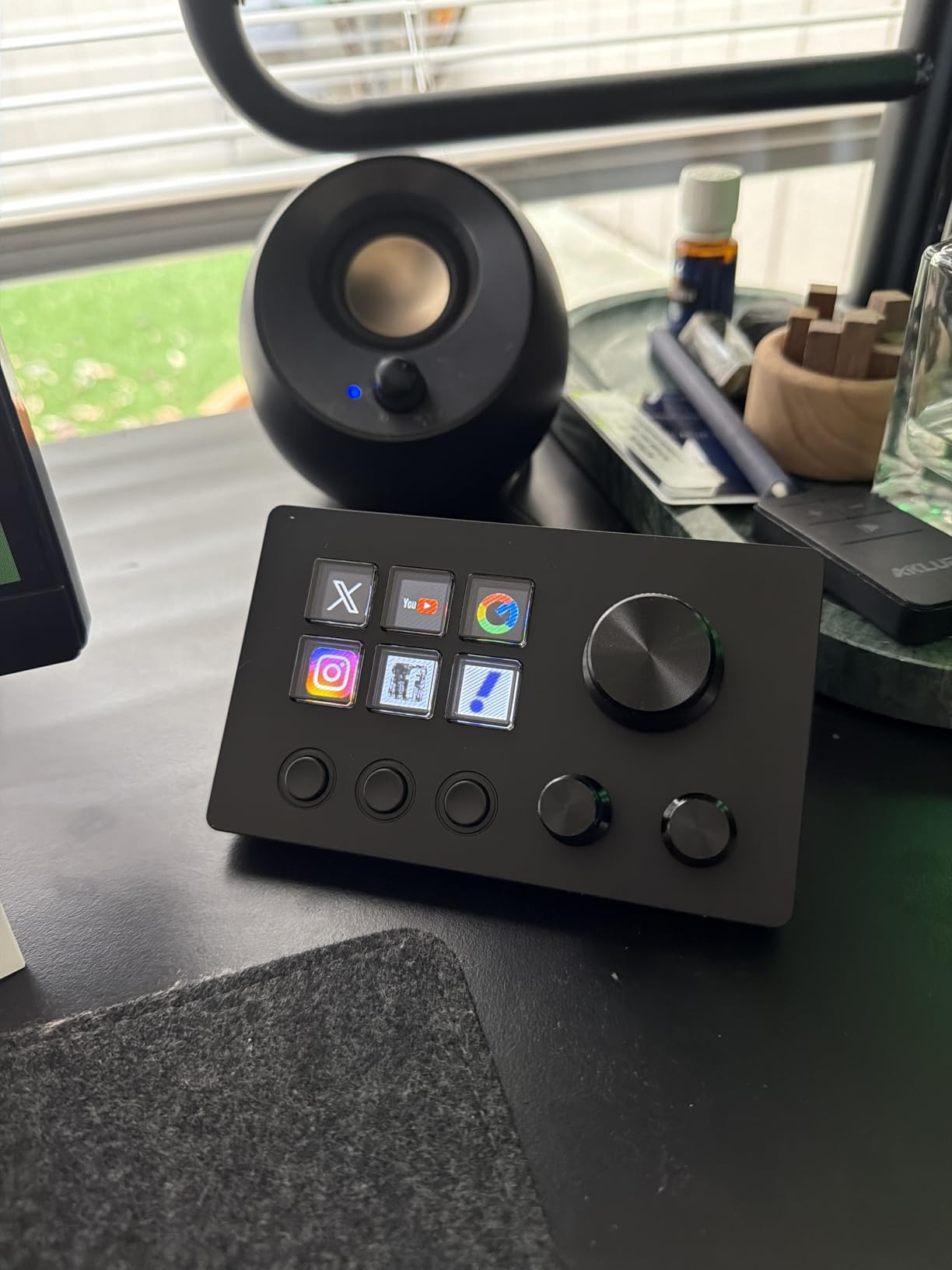 ActionRing Streaming Macro Keypad, Stream Controller Deck, Gaming Shortcut Keyboard, with 6 Customizable LCD Shortcut Keys, 3 Buttons and 3 Dials, Trigger Actions in OBS/Twitch/YouTube, For office workers and Content creaters, Windows 10/Mac14.0 (N3 Black) customer photo 2