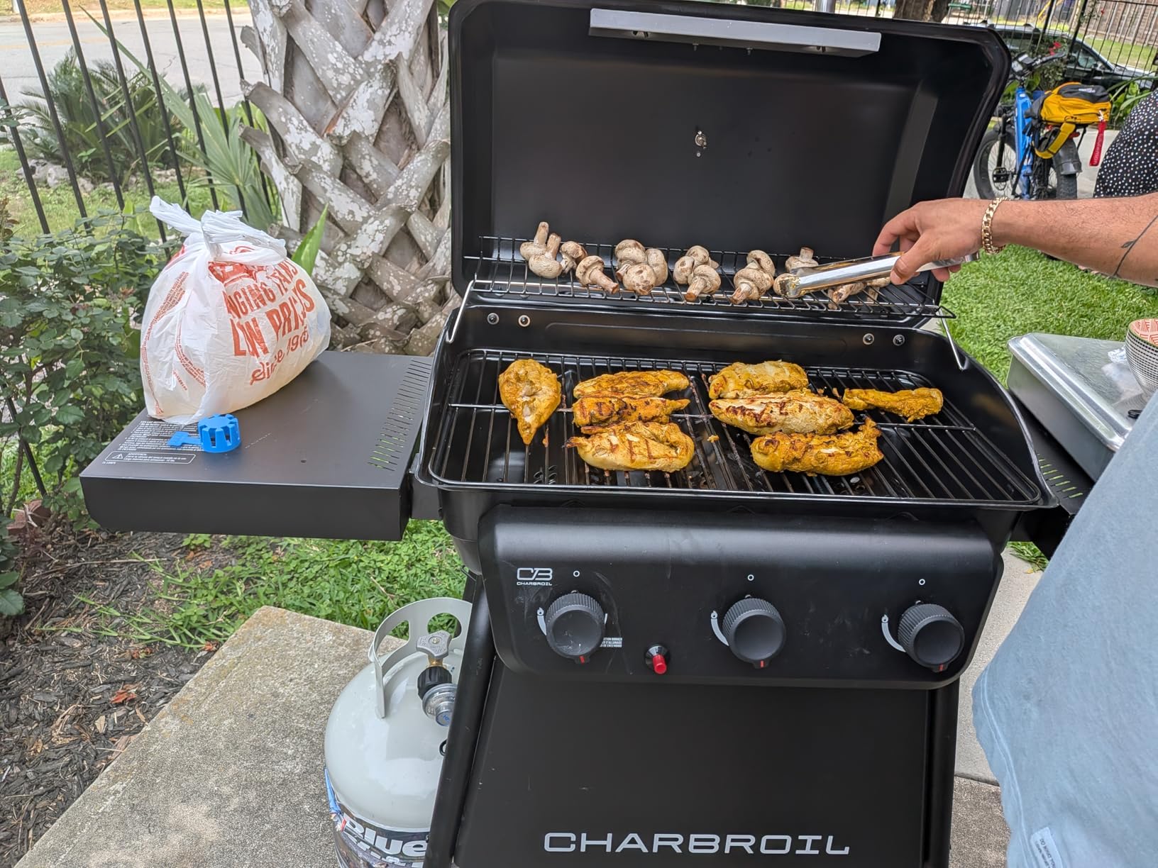 Charbroil Classic Series 3 Burner Gas Grill - 463736626 customer photo 2
