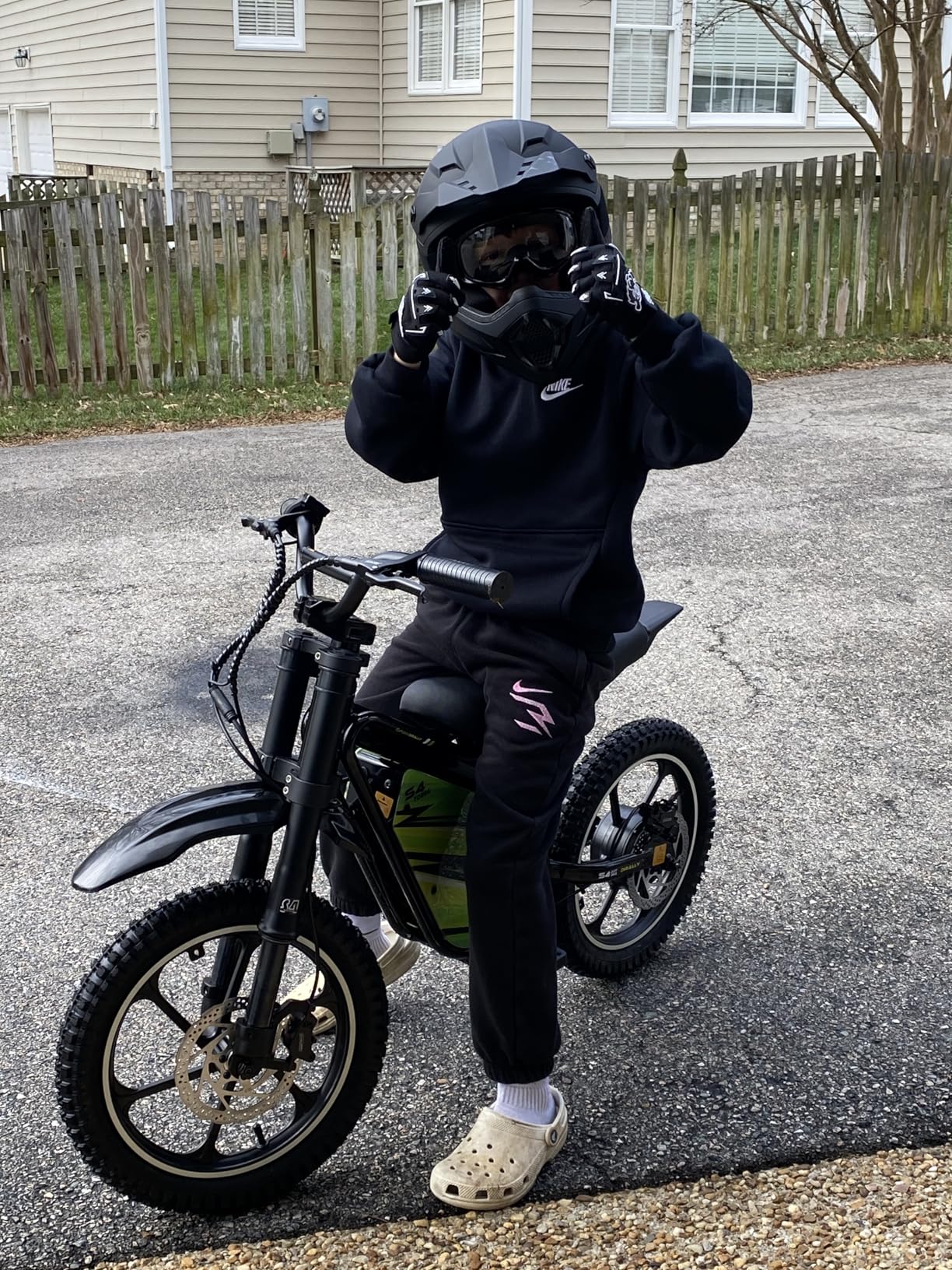 eAhora S4 Electric Dirt Bike for Kids 8-14, Peak 1200w 26.8MPH Electric Motorcycle, 37Miles 120-150 mins Ride Time, Adjustable 3-Speed Off-Road Ebike for Kids, 16IN Knobby Tires Max Load 176 Lbs customer photo 1