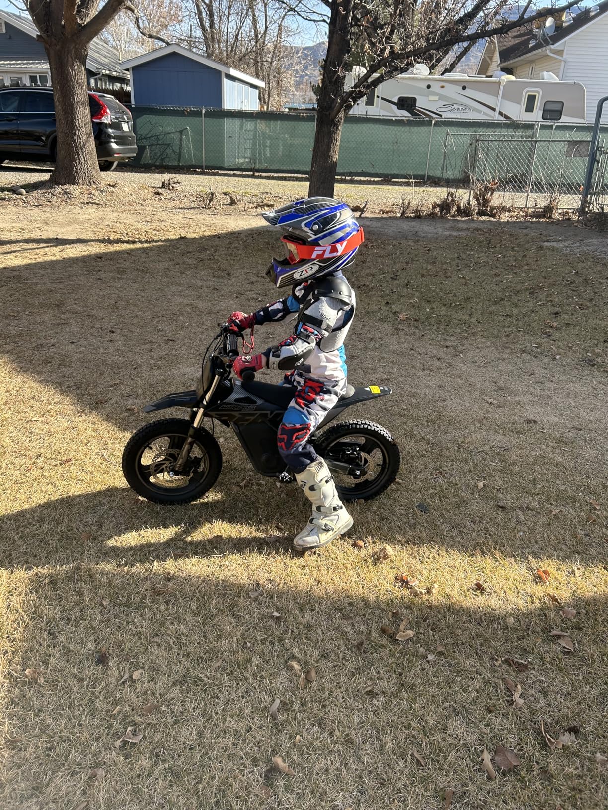 RFN E500 36V Kids Electric Dirt Bike, Electric Motorcycle with 700W Motor | 21.7 mph Max Speed, 15.5-Mile Range & 3 Speeds Off-Road Bike for Ages 4-8 customer photo 1