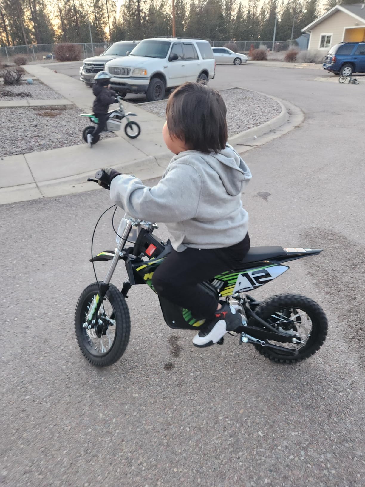KOOZ HP112E PRO 36V 1000W Electric Dirt Bike for Kids, 3 Speed Modes Teen Electric Motorcycle Up to 20.6 MPH and 19 Miles Long-Range, Dual Suspension and Disc Brake, 16 Inch Sturdy Tire customer photo 2