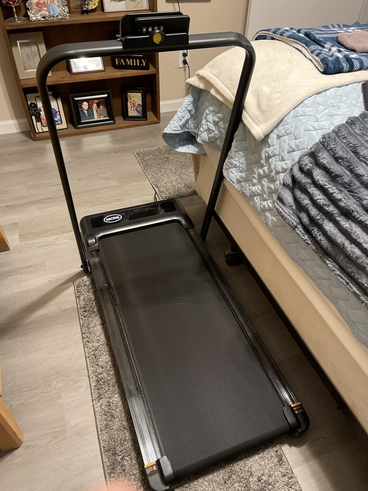 MCRG Walking Pad Treadmill with Incline, 2026 Upgrade Portable Walking pad Treadmill with Handle Bar, 0.6-7.6MPH Small Treadmills Walking Pad for Home Small, 3.5HP, 350LBS customer photo 2