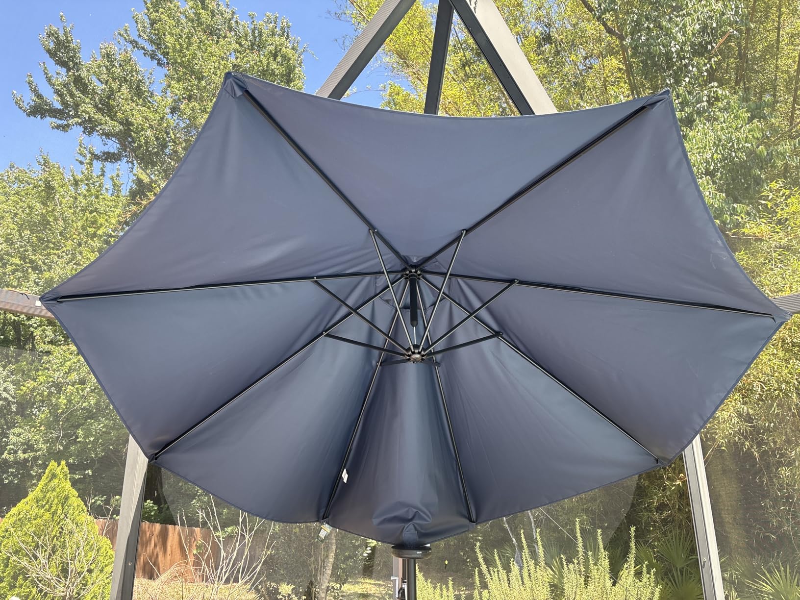 OLILAWN Cantilever Offset Patio Umbrellas, Outdoor 10 feet Large Patio Umbrella with Base Included, Upgraded Yarn-dyed Fabric Shade, Sturdy 8 Rids, 360 Degree Rotation & Easy Tilt Adjustment, for Pool Deck Porch Backyard Garden customer photo 1