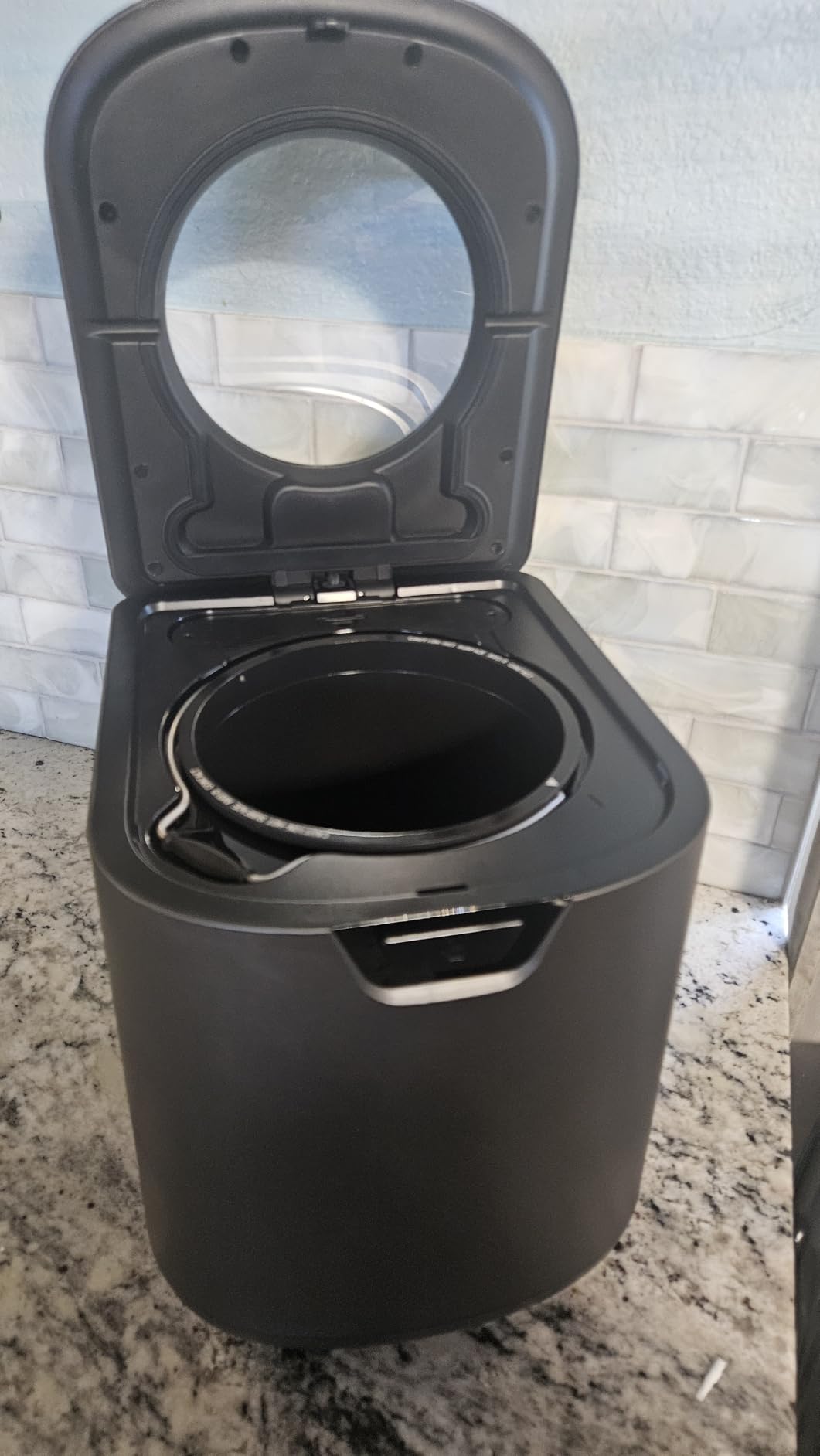 NutriChef 4 Quart Electric Kitchen Composter | Smart Countertop Composter Includes 2 Odorless Carbon Filters | Electric Compost Bin for Indoor Use | 3 Volume Based Modes customer photo 2