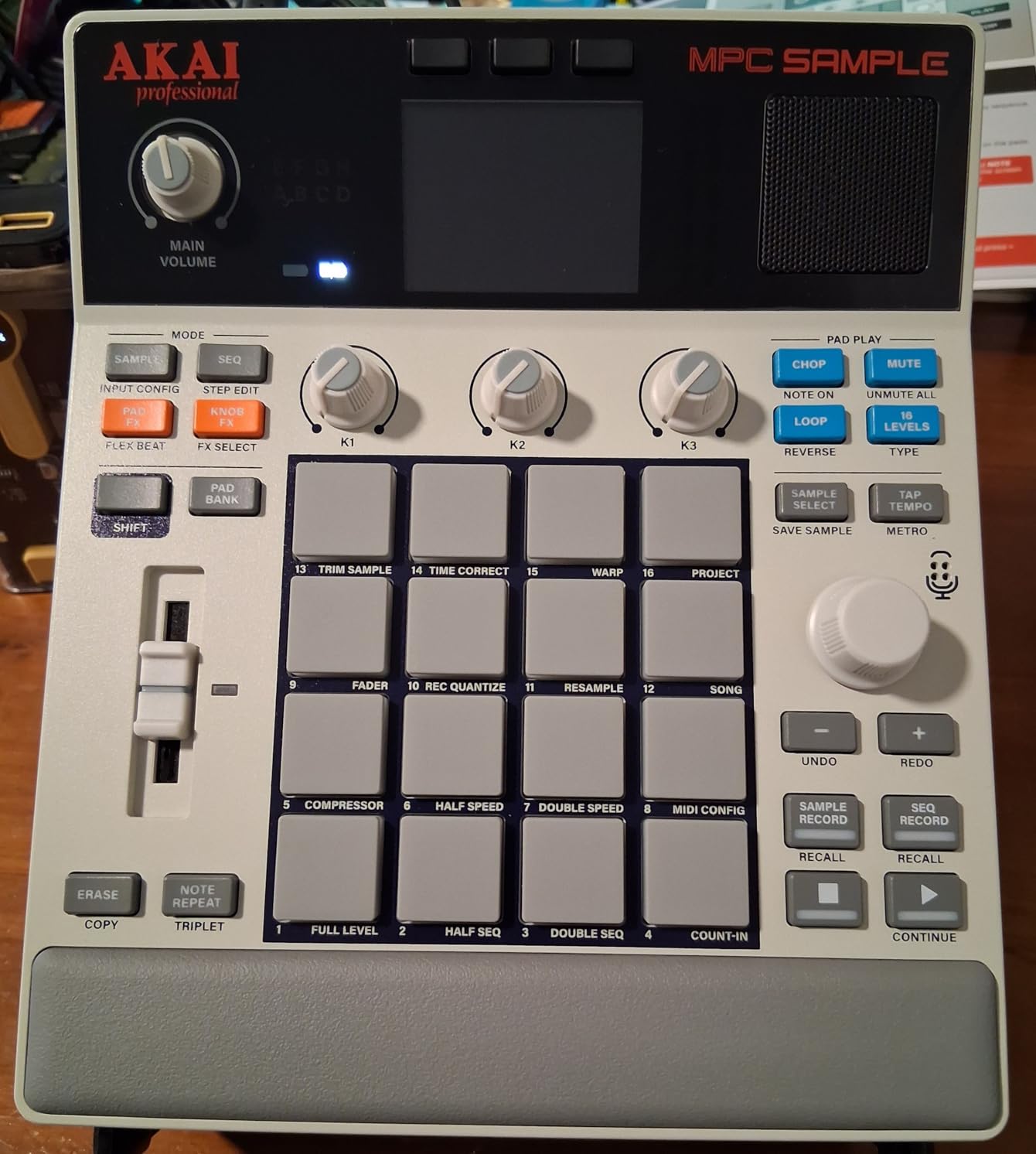Akai Professional MPC Sample Standalone Portable Sampler, Sequencer and Effects Processor customer photo 1